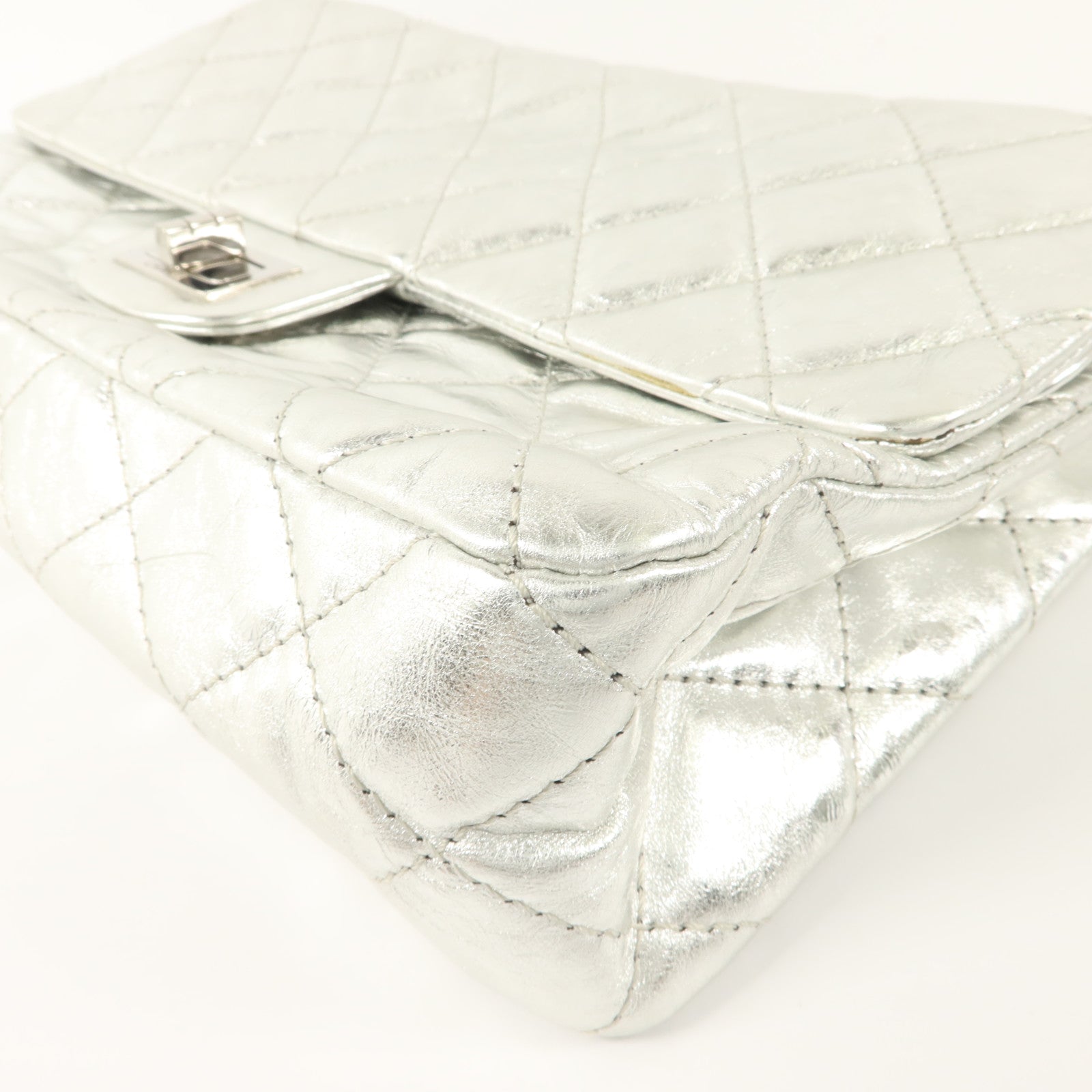 CHANEL 牛皮皮革Maxi Classic鏈帶肩背袋