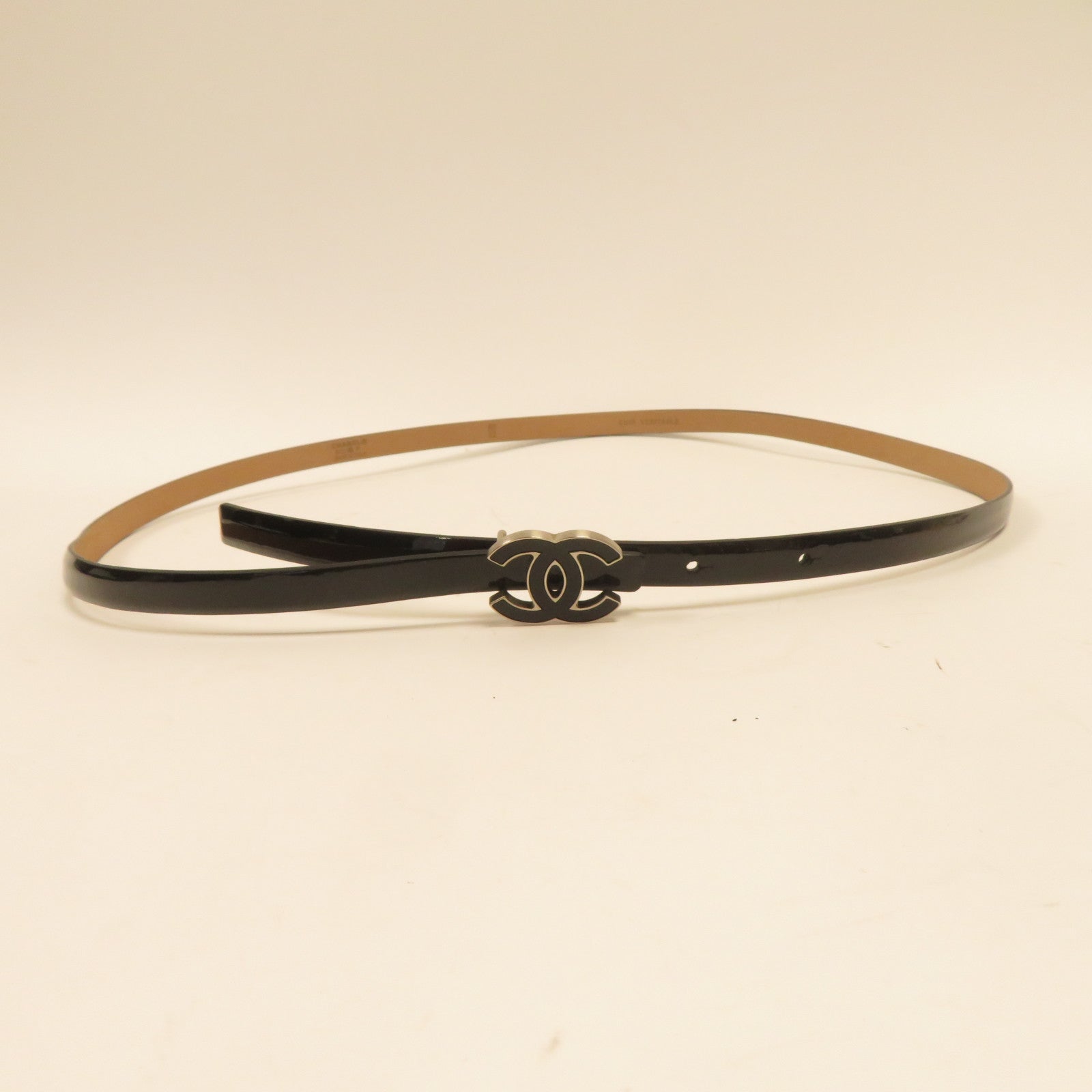CHANEL **【激減優惠】漆皮皮革CC Belt銀扣皮帶黑色