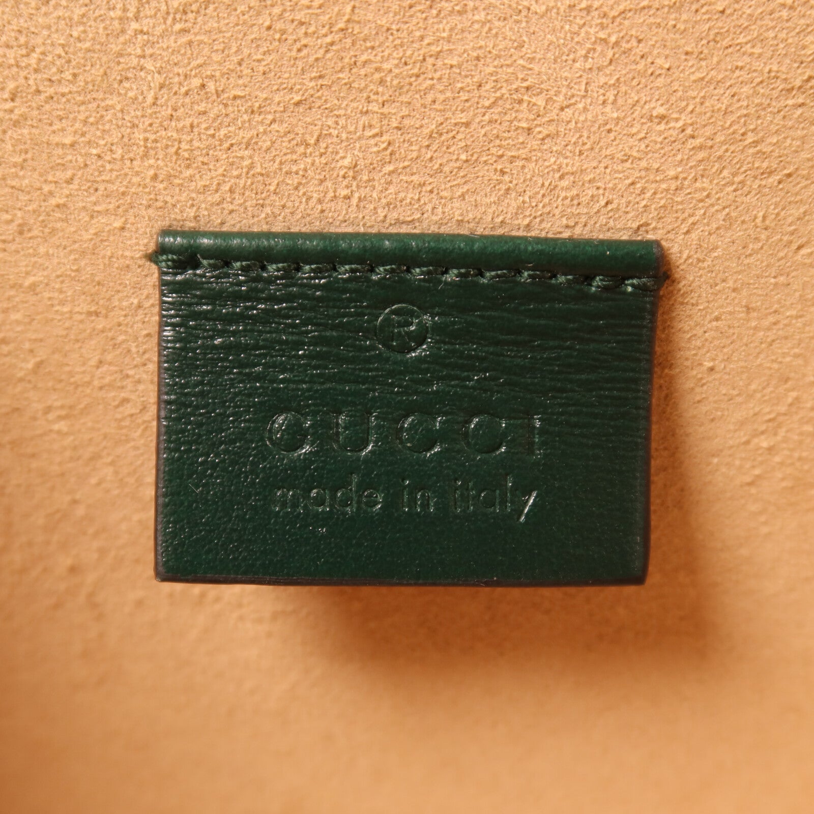 GUCCI 牛皮皮革Mini Geometric Clutch手拿包