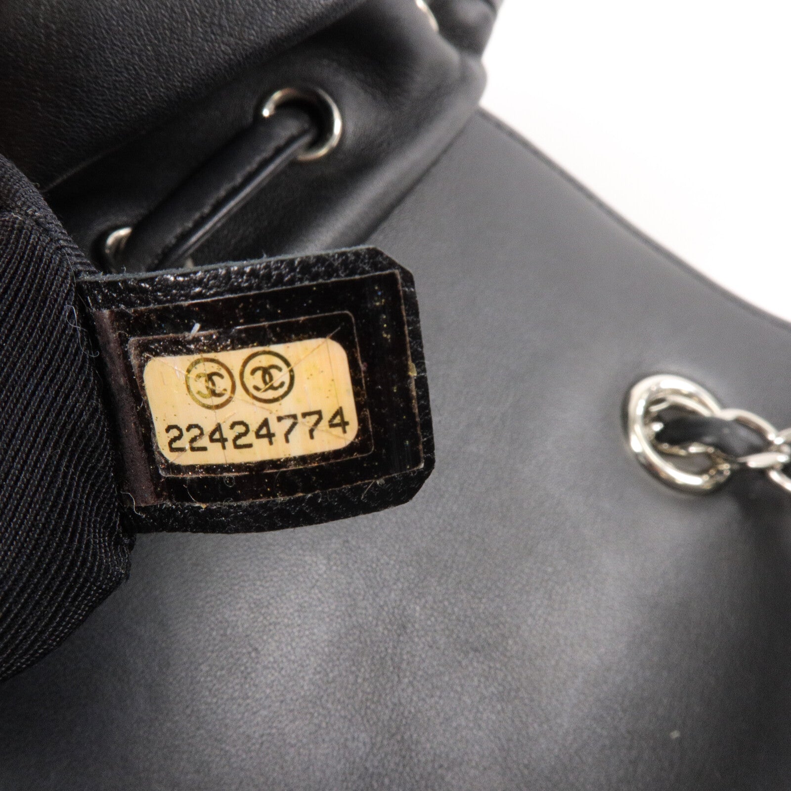CHANEL 牛皮皮革Urban Spirit Backpack鏈帶背包