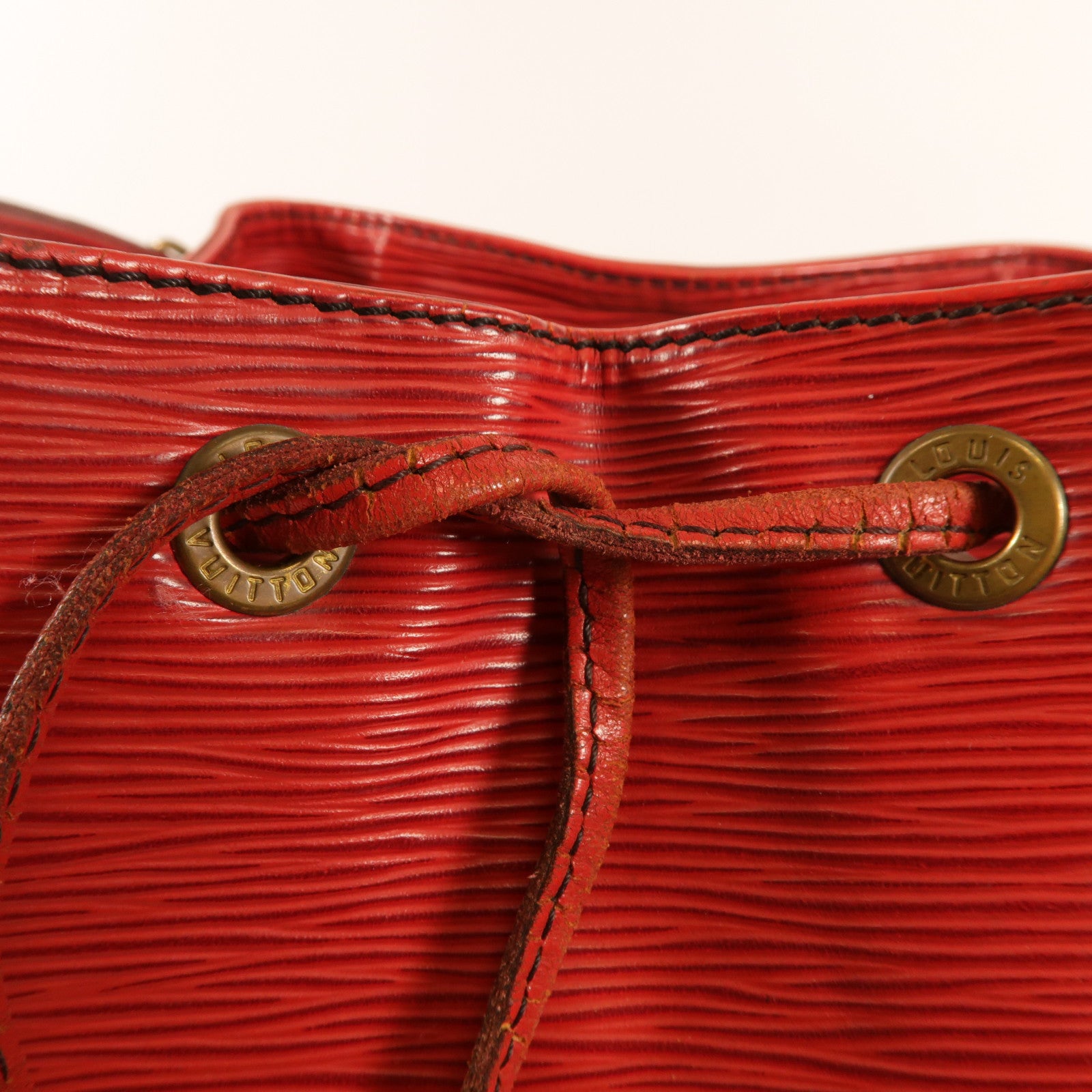 LOUIS VUITTON Epi Noe金扣肩背袋