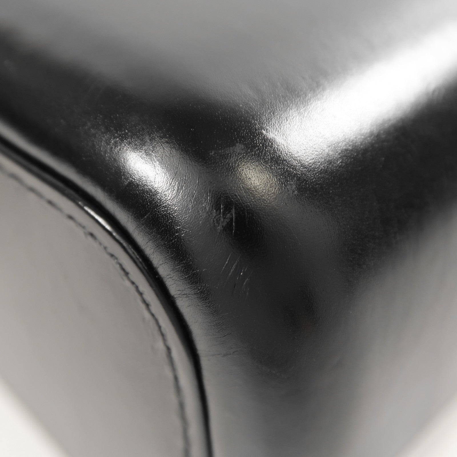 CHANEL 牛皮皮革Gabrielle Medium鏈帶肩背袋