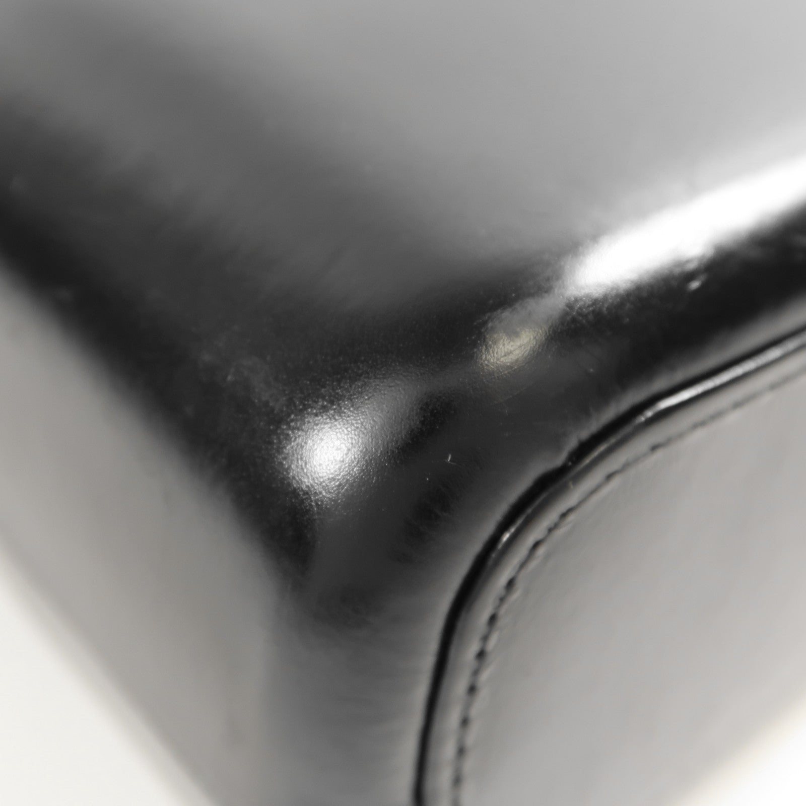 CHANEL 牛皮皮革Gabrielle Medium鏈帶肩背袋