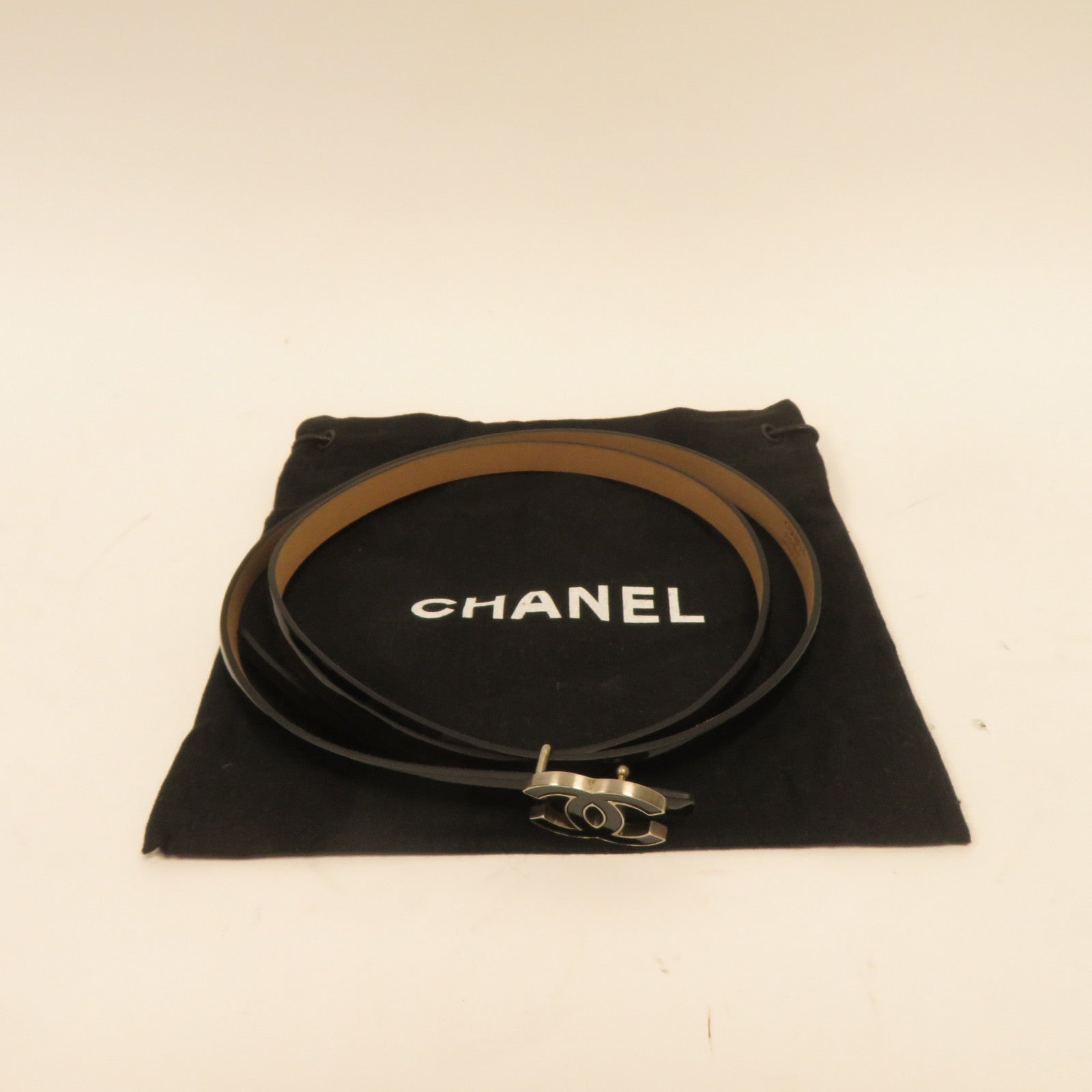 CHANEL **【激減優惠】漆皮皮革CC Belt銀扣皮帶黑色