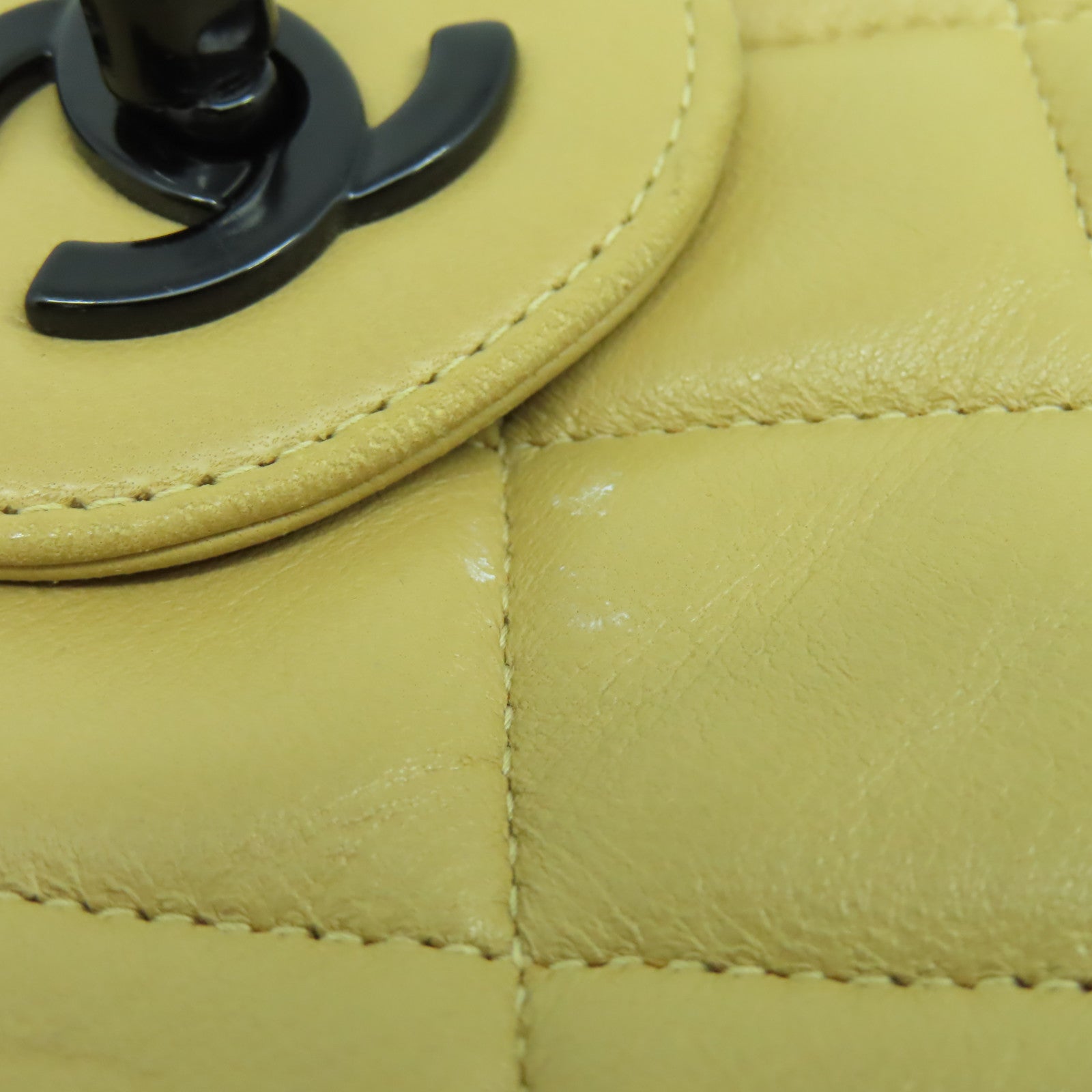 CHANEL 菱格牛皮皮革Chain Shoulder Bag鏈帶肩背袋米色