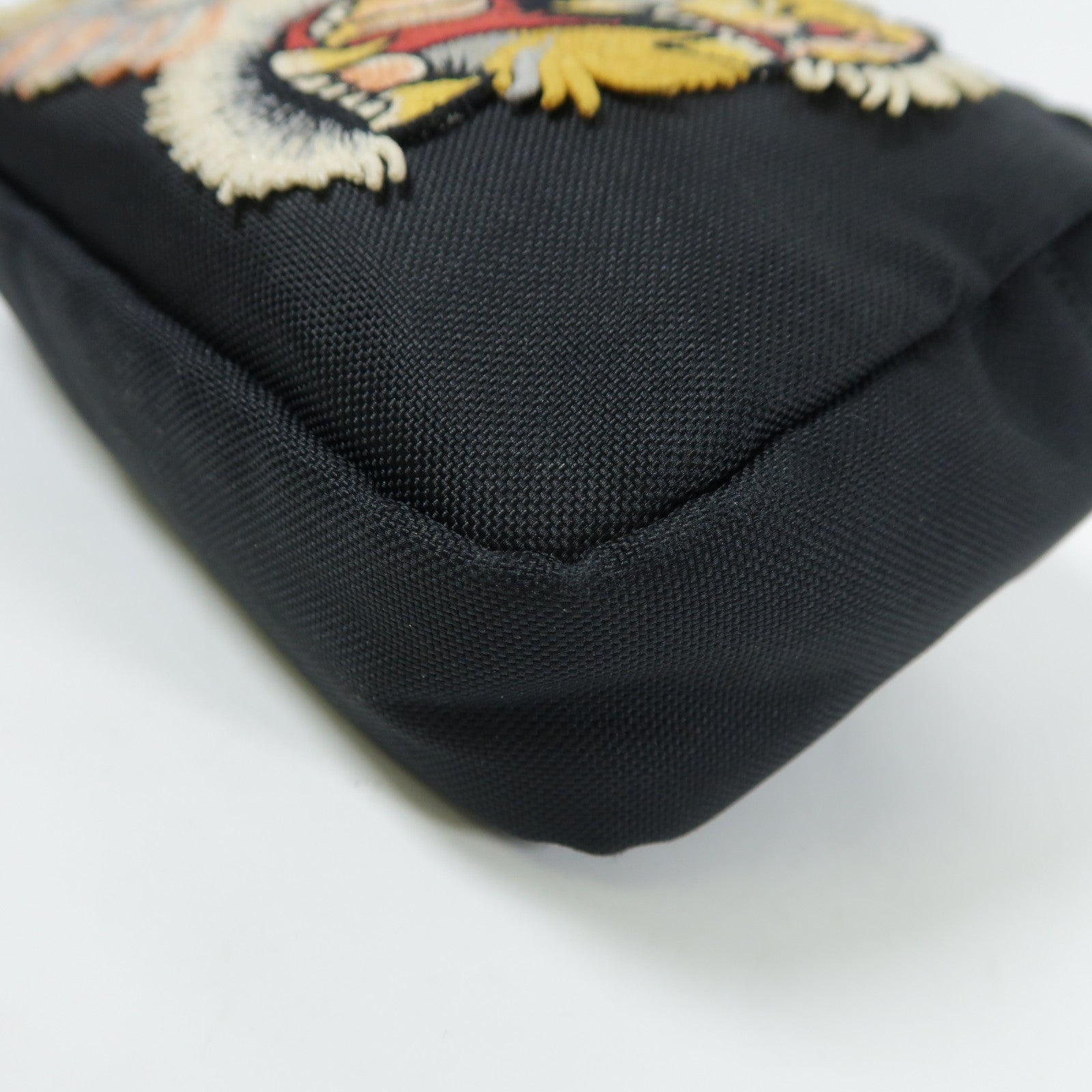 GUCCI 尼龍Shoulder Bag銀扣肩背袋