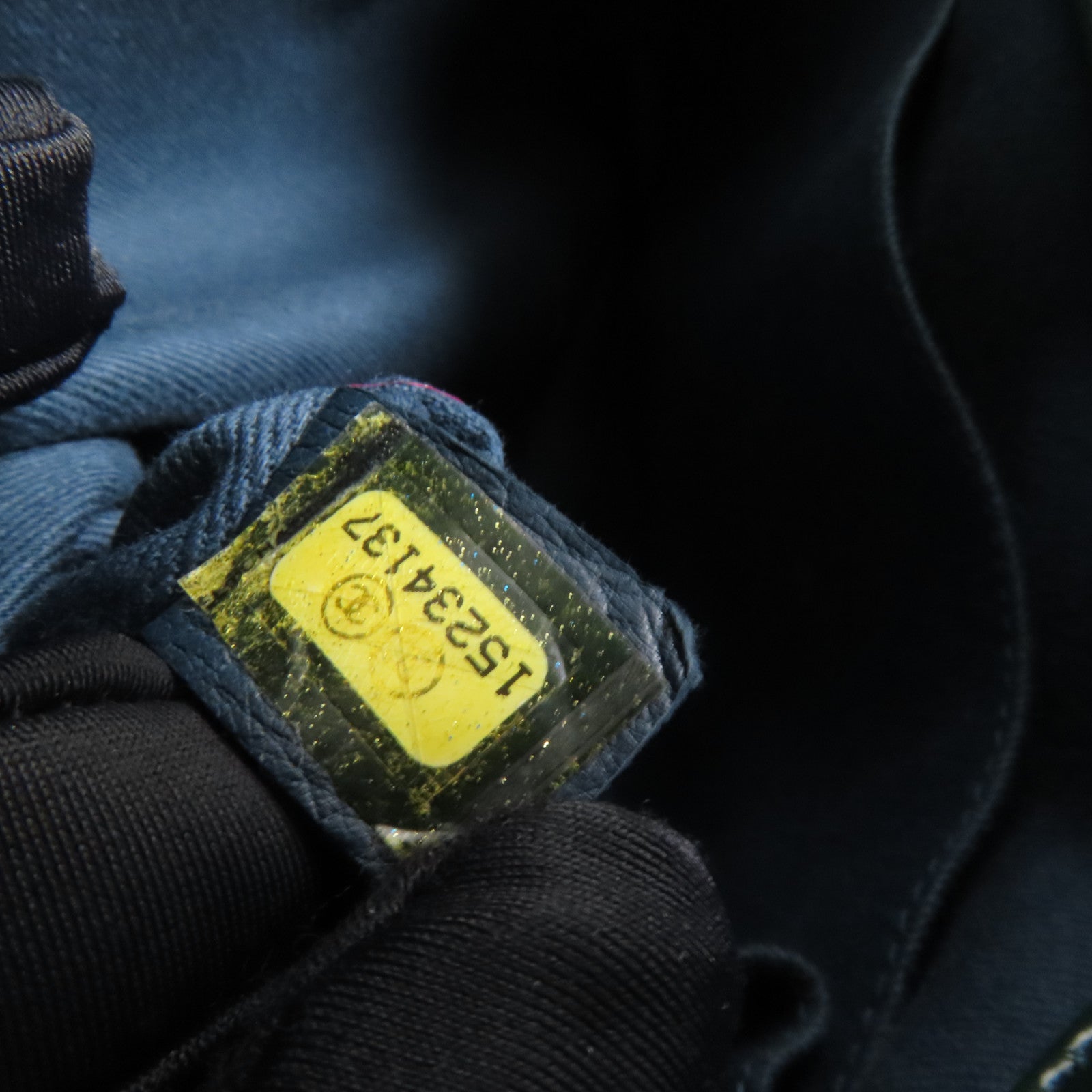 CHANEL 漆皮皮革Shoulder Bag銀扣肩背袋