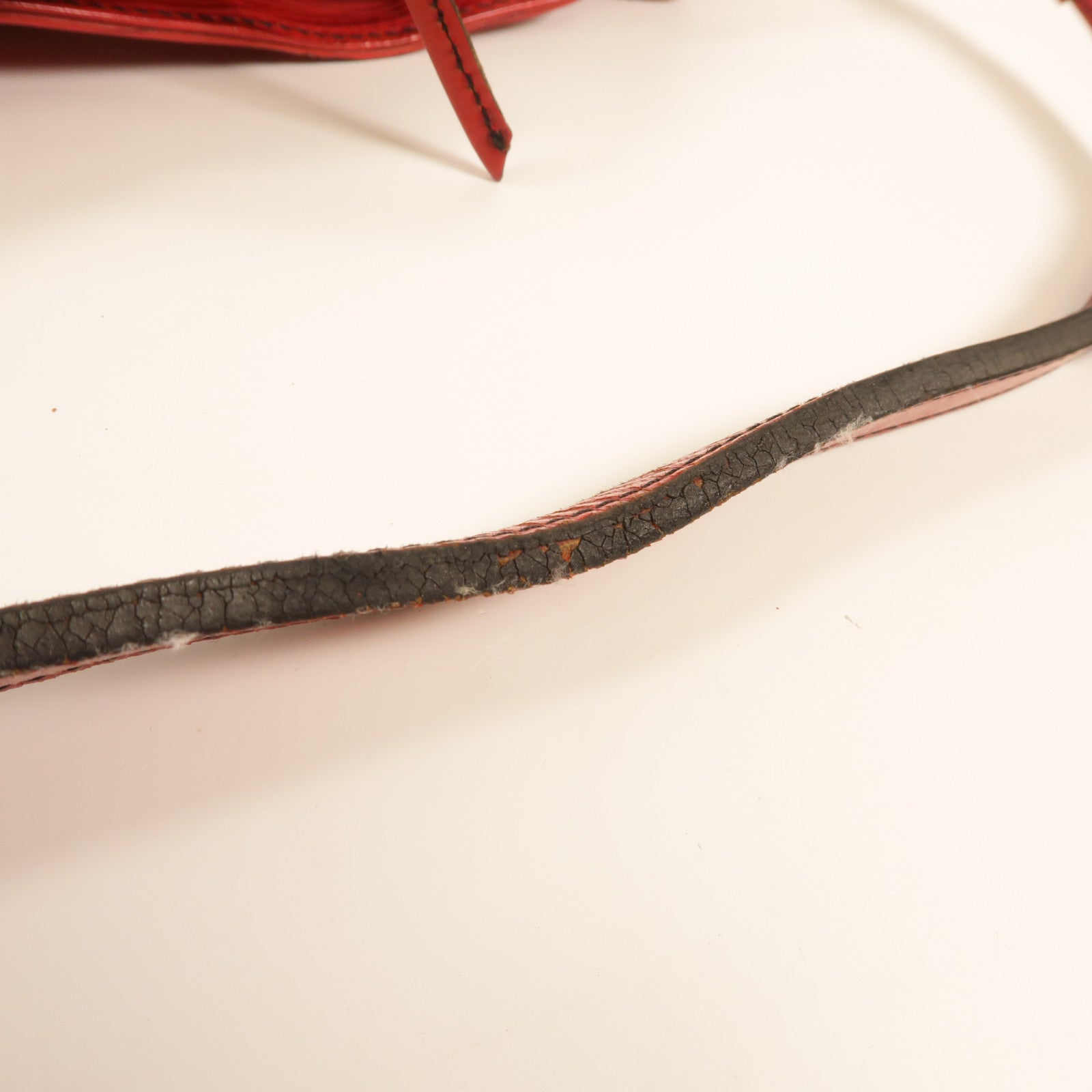 LOUIS VUITTON 【激減優惠】Epi Noe金扣肩背袋