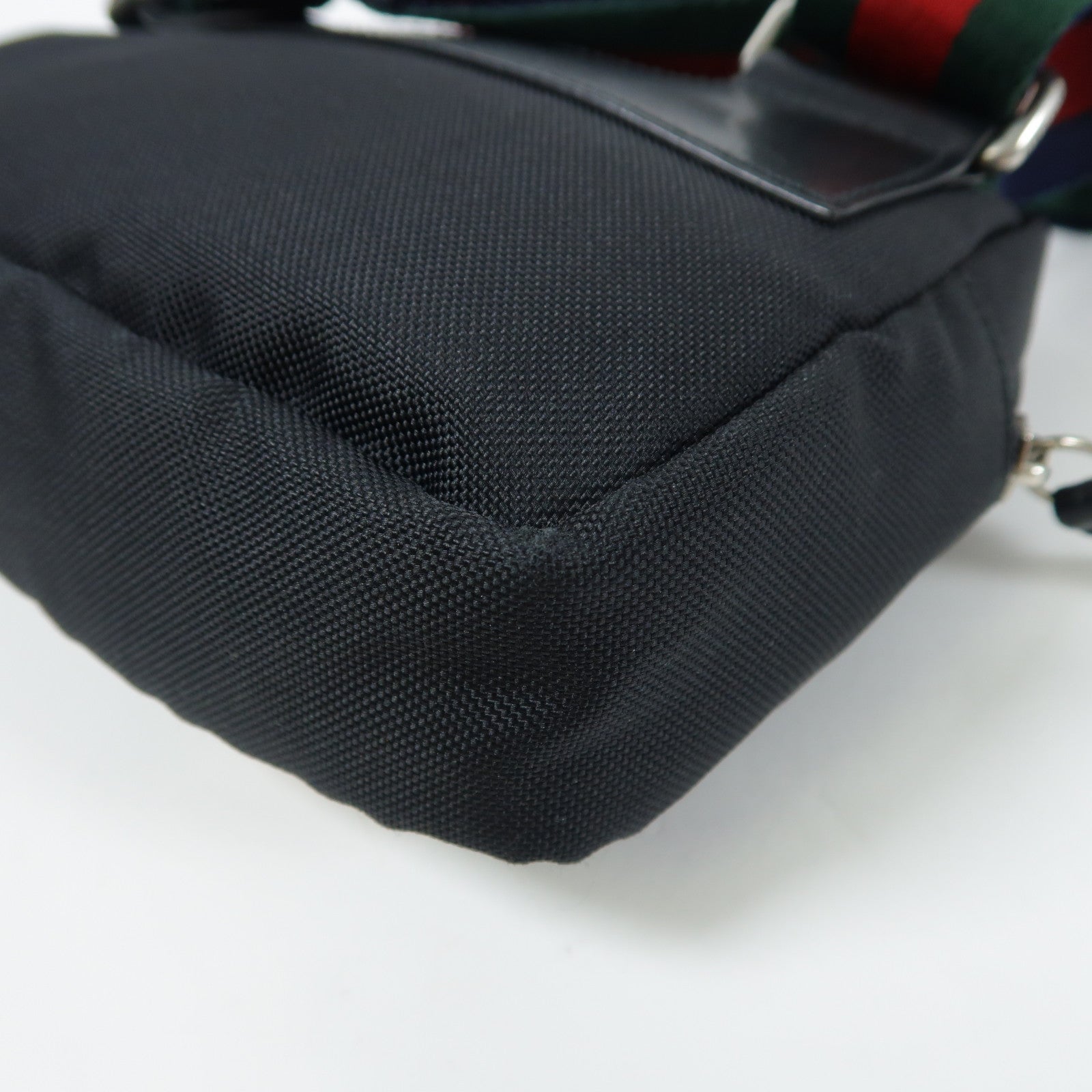 GUCCI 尼龍Shoulder Bag銀扣肩背袋