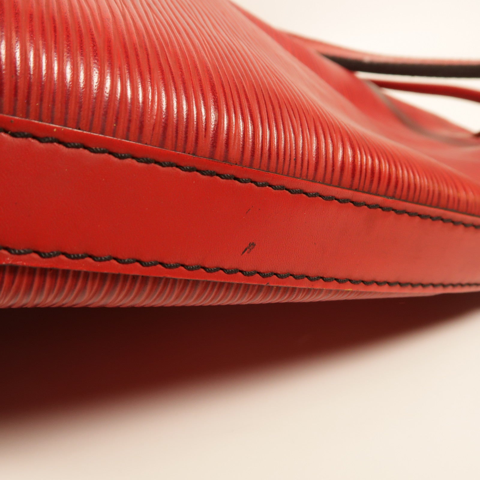 LOUIS VUITTON Epi Noe金扣肩背袋