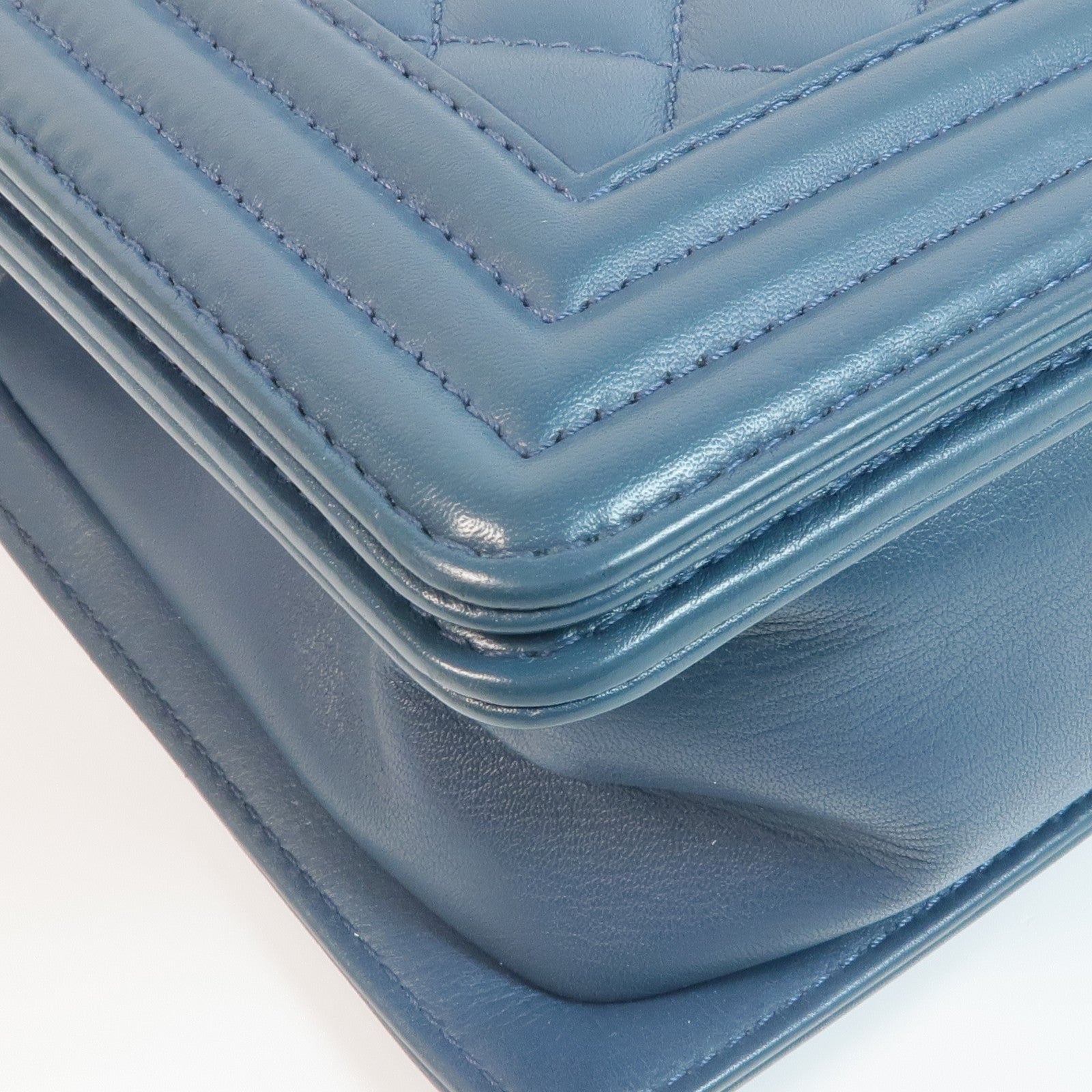 CHANEL 羊皮皮革Boy 25銀扣鏈帶肩背袋