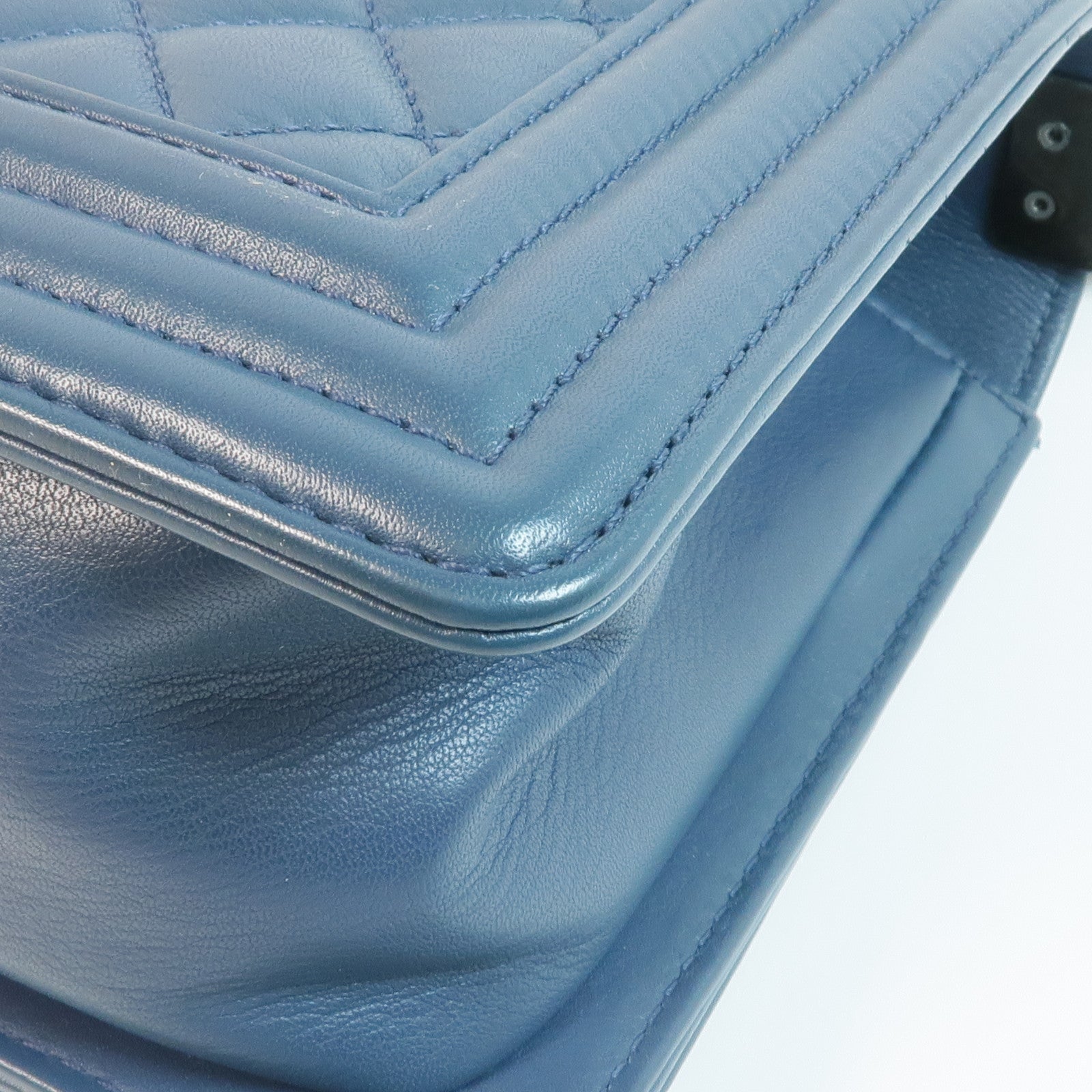 CHANEL 羊皮皮革Boy 25銀扣鏈帶肩背袋