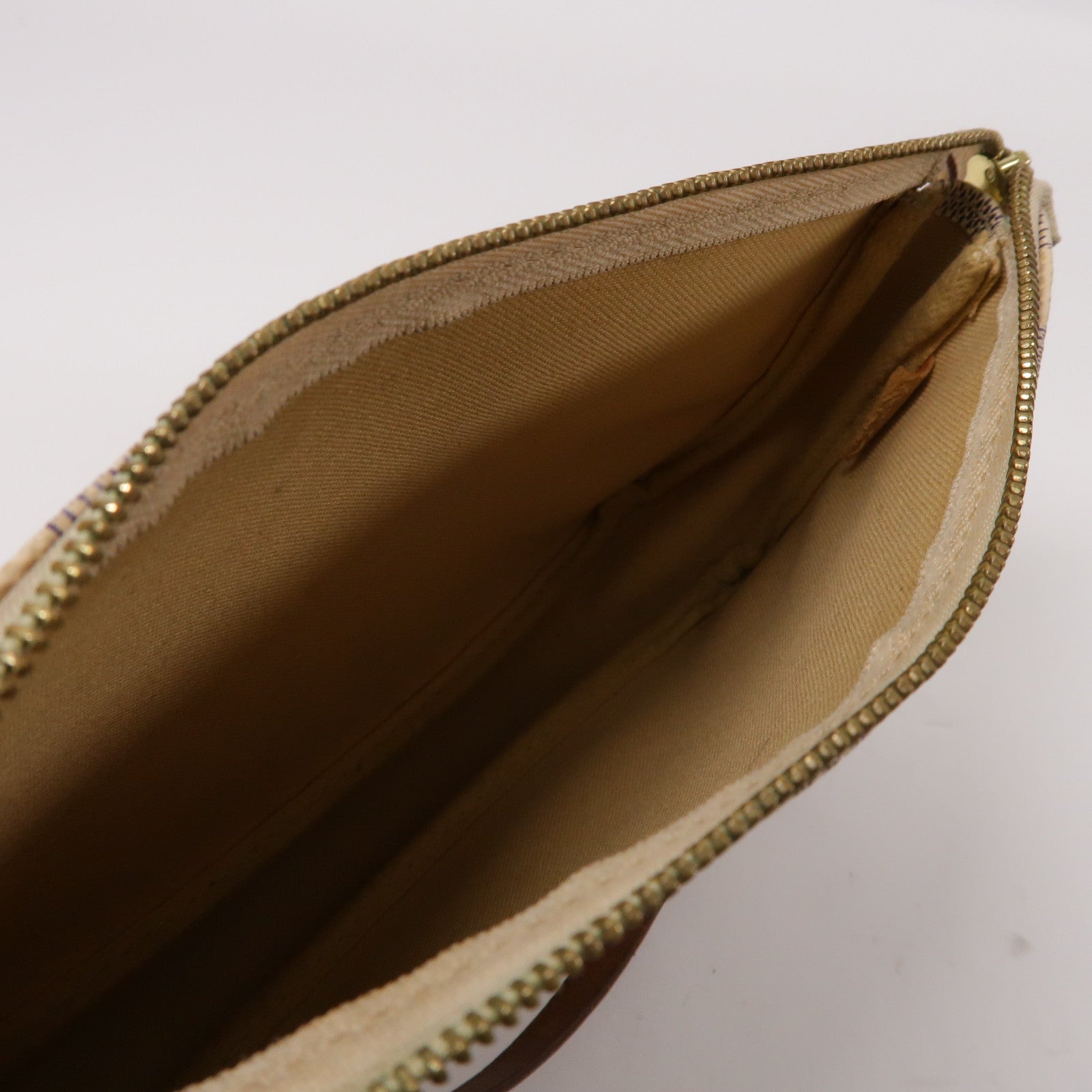 LOUIS VUITTON Damier Azur Pochette Accesoires金扣手挽袋米色