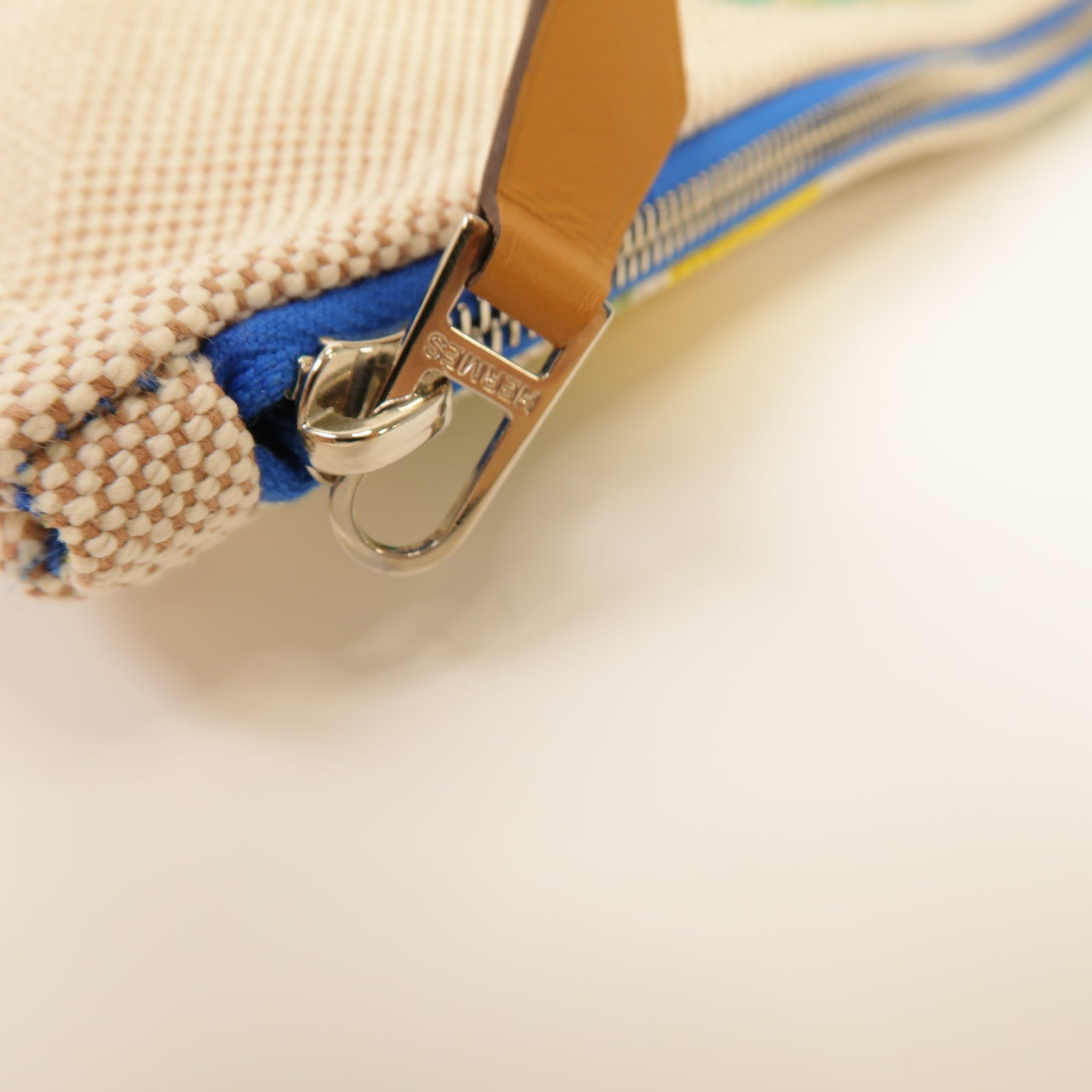 HERMES 【激減優惠】帆布Clutch Bag銀扣手拿包米色