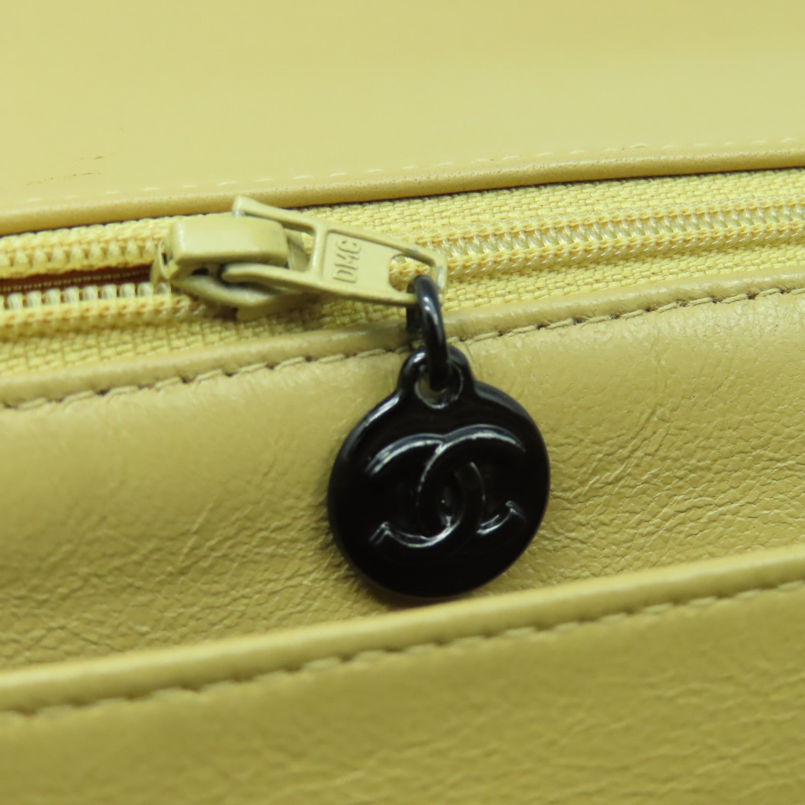 CHANEL 菱格牛皮皮革Chain Shoulder Bag鏈帶肩背袋米色
