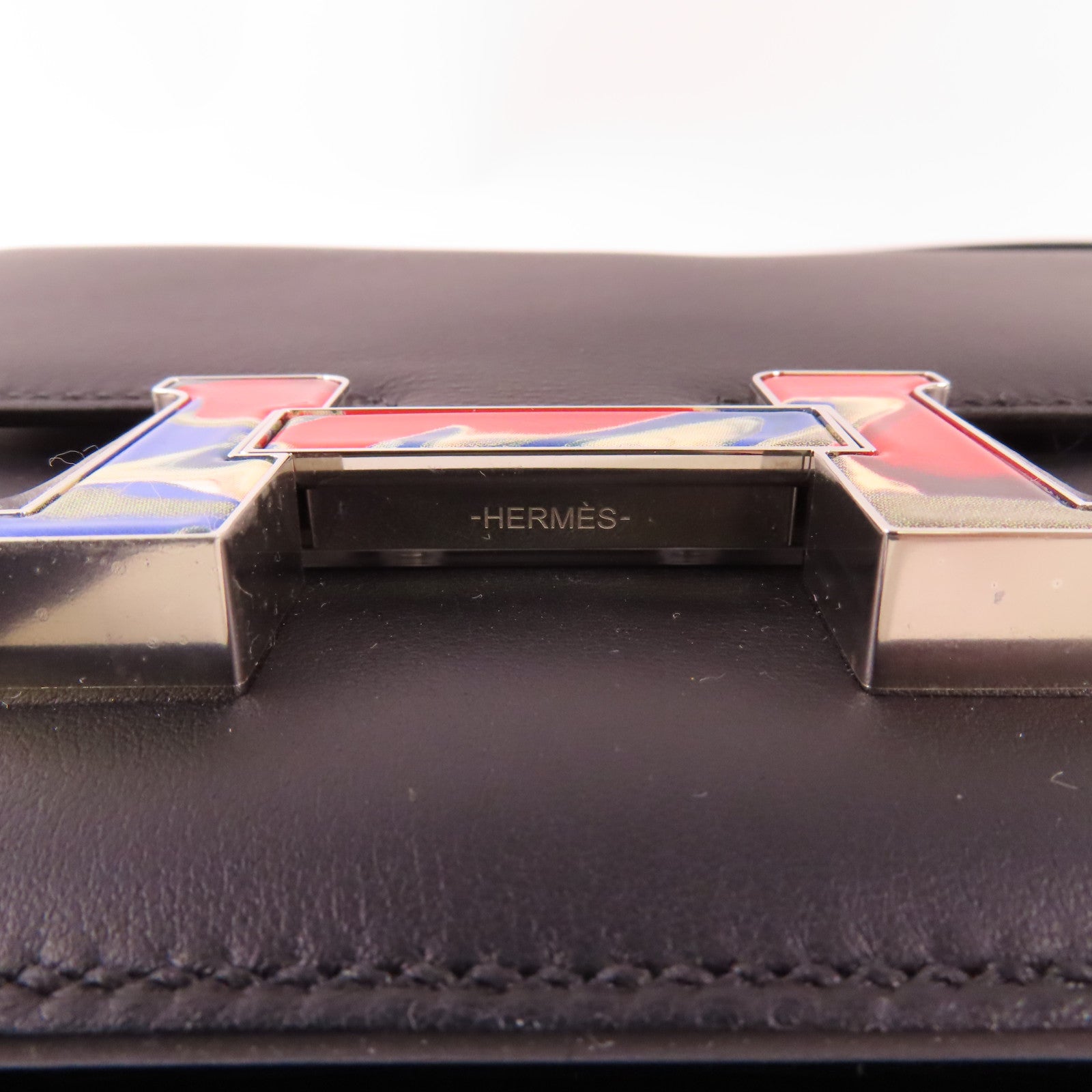 HERMES【激減優惠】 Swift皮革Constance Mini銀扣肩背袋89 Noir