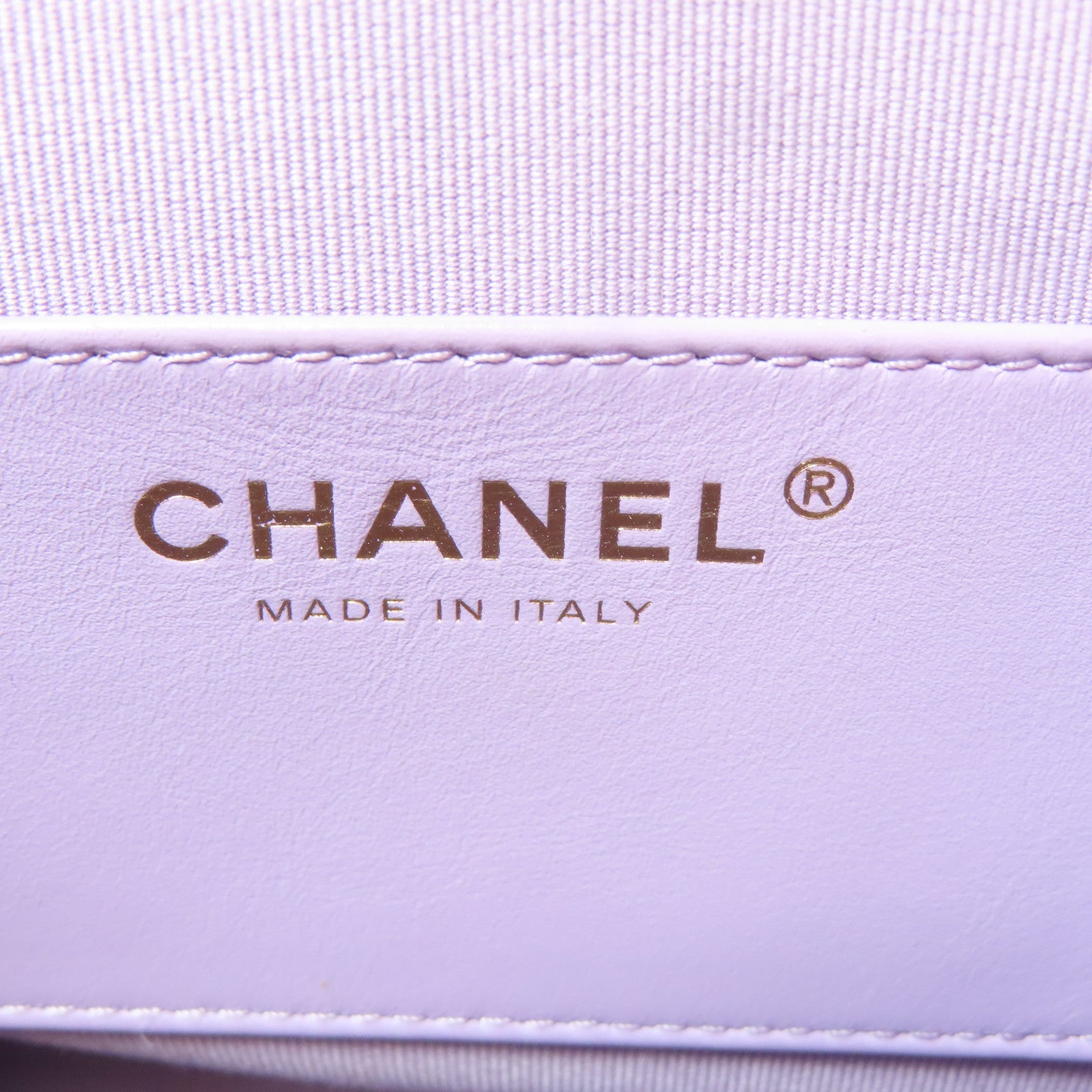 CHANEL 菱格牛皮皮革Urban Spirit金扣背包紫色