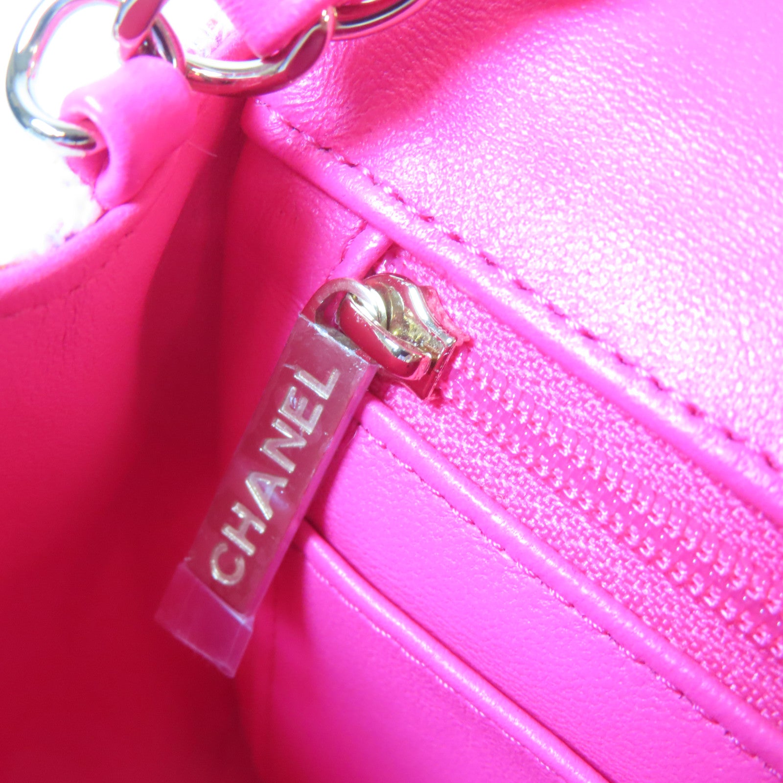 CHANEL 菱格斜紋軟呢Classic Flap 20cm金扣鏈帶肩背袋白色/粉紅色/黃色/淺藍色