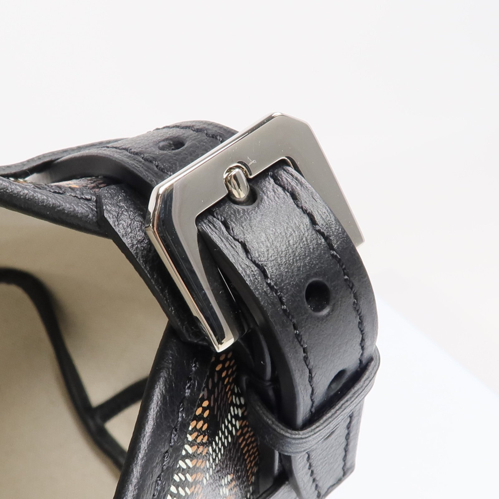 GOYARD 塗層帆布Chien Gris Bag銀扣肩背袋/手挽袋