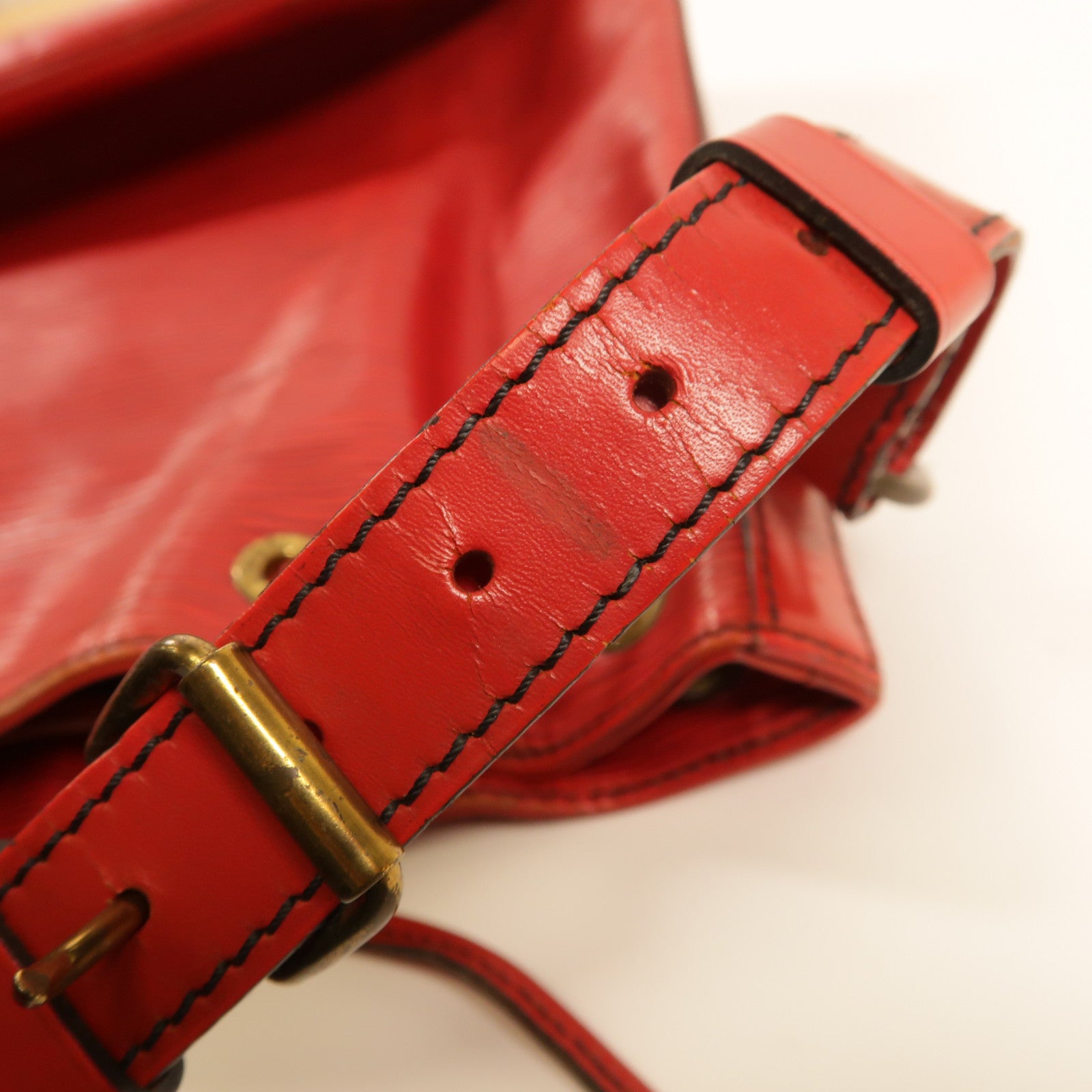 LOUIS VUITTON Epi Noe金扣肩背袋