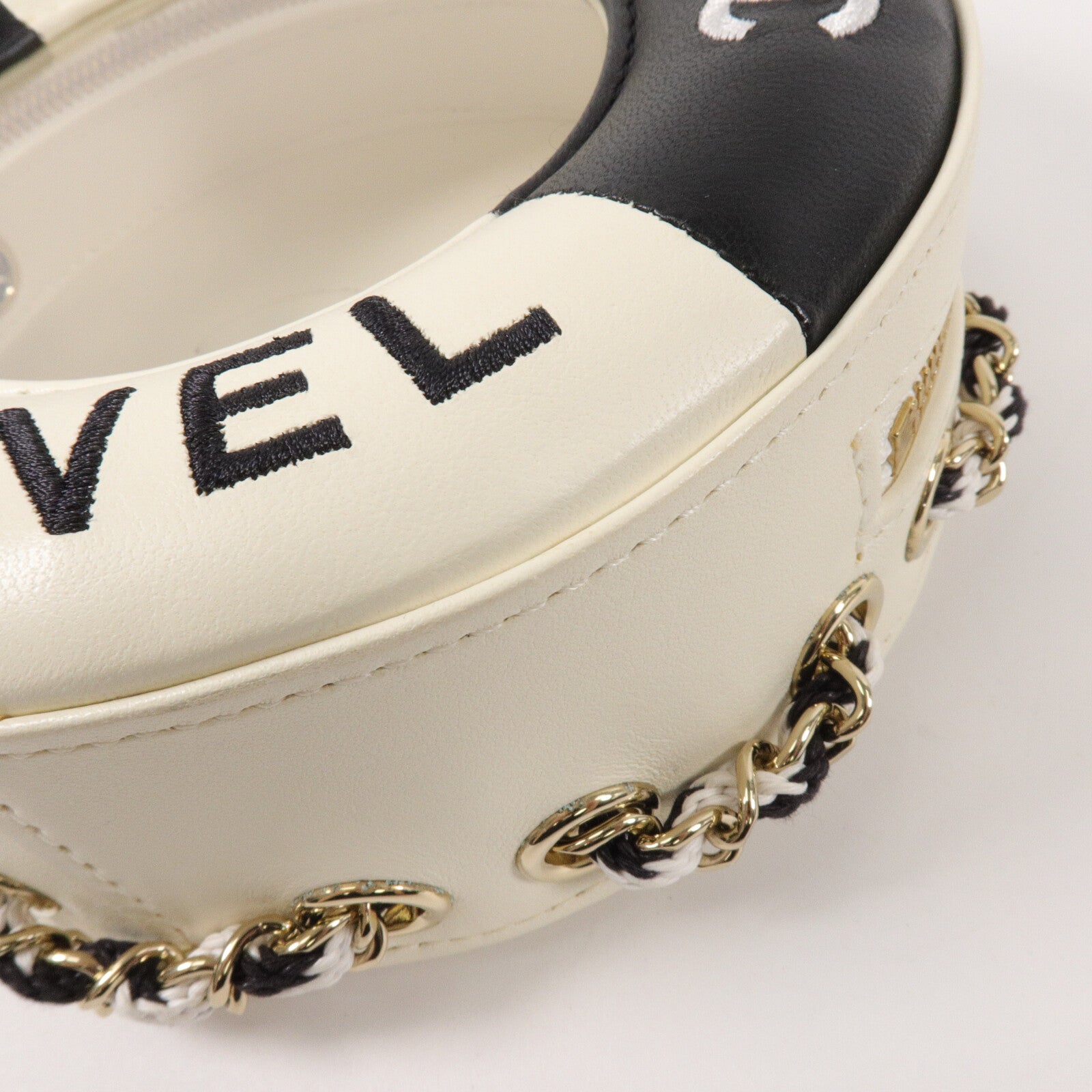 CHANEL 羊皮皮革La Pausa Lifesaver Chain Shoulder鏈帶肩背袋