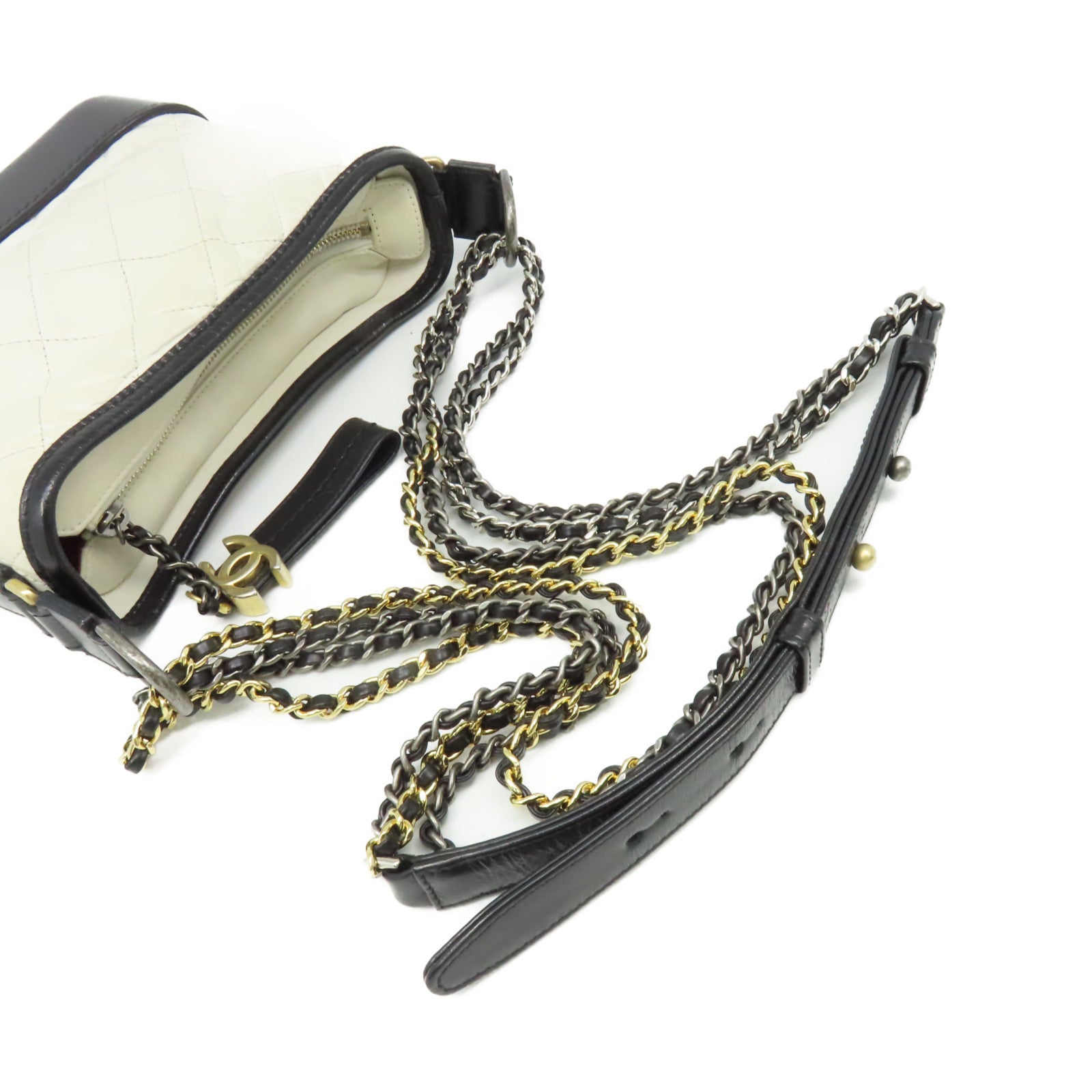 CHANEL 【清倉大減價】菱格牛皮皮革Gabrielle Small Chain Shoulder Bag金扣鏈帶肩背袋米白色/黑色