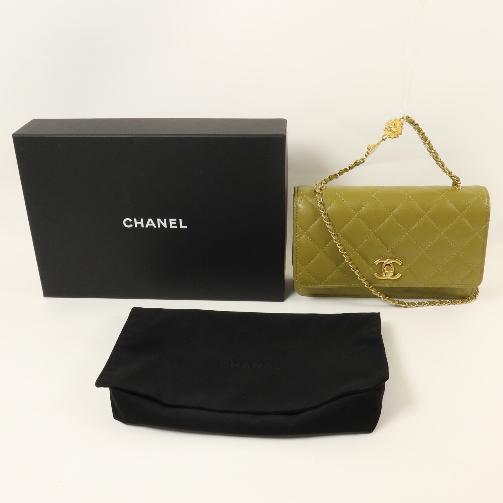 CHANEL 羊皮皮革Wallet On Chain Leo Lion Charm鏈帶手挽肩背兩用袋