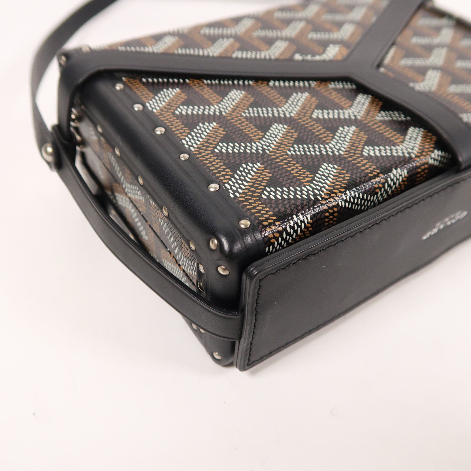 GOYARD 塗層帆布Minaudiere Trunk Bag銀扣肩背袋