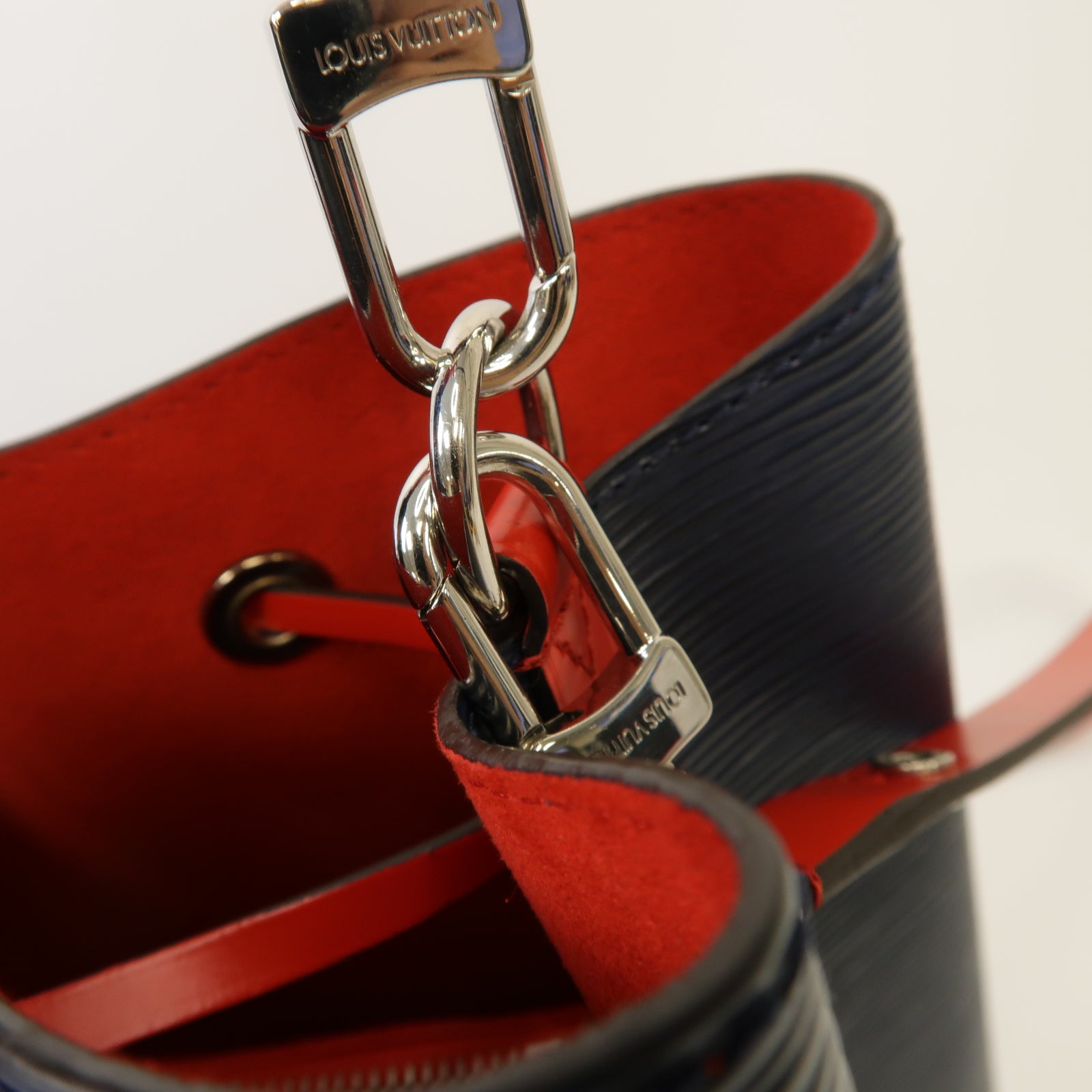 LOUIS VUITTON Epi NeoNoe MM銀扣手挽肩背兩用袋深藍色/紅色