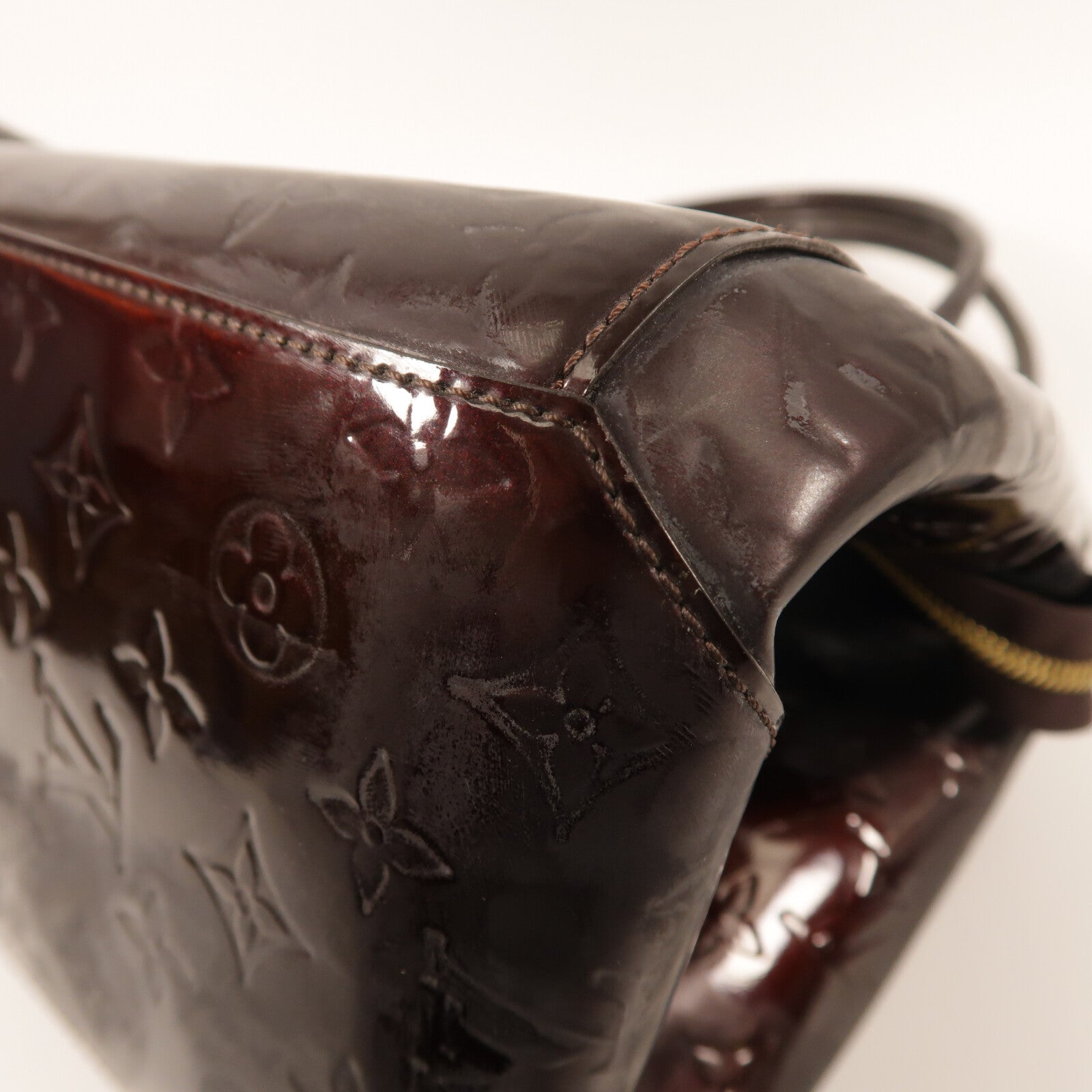 LOUIS VUITTON 【激減優惠】Vernis漆皮皮革Sherwood GM金扣肩背袋