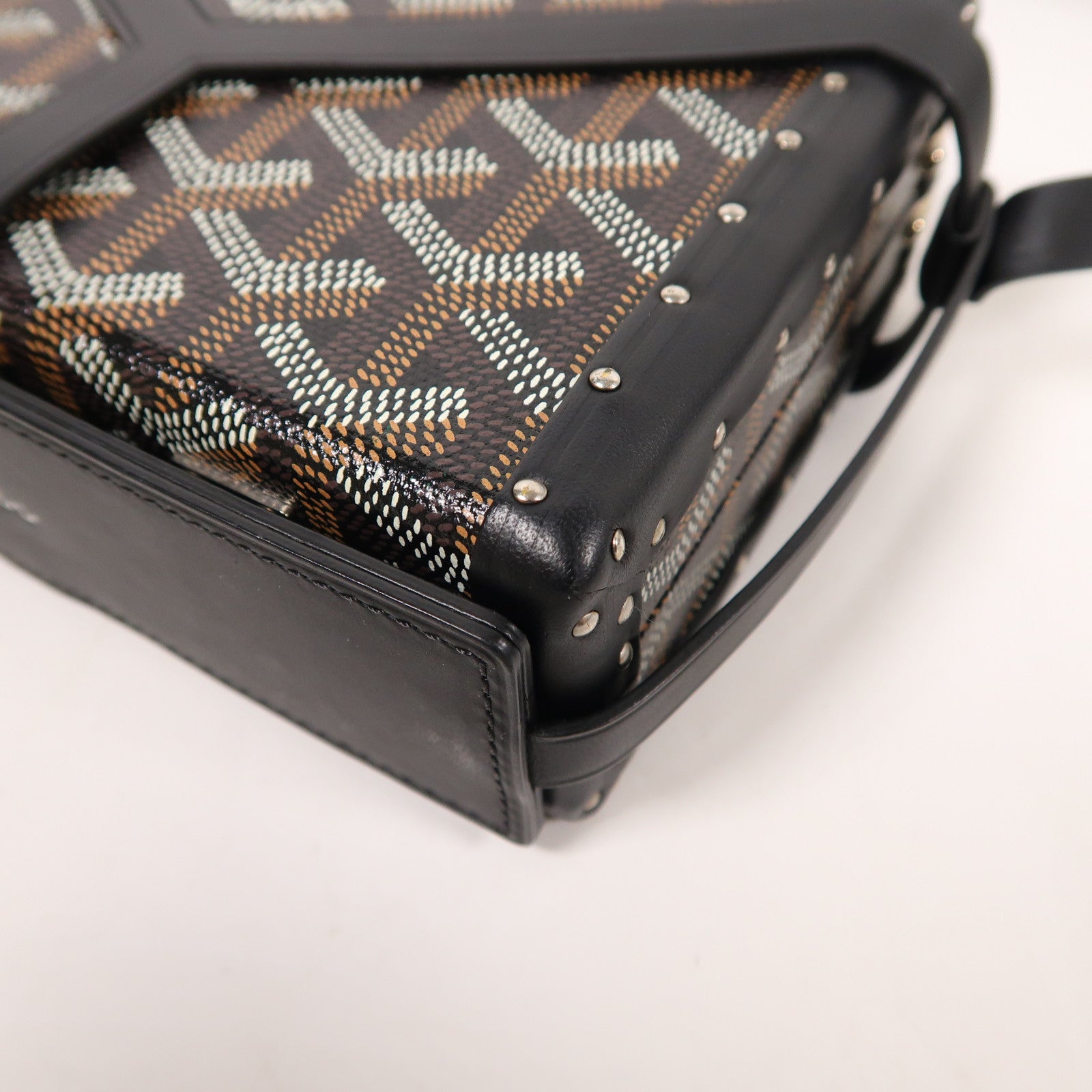 GOYARD 塗層帆布Minaudiere Trunk Bag銀扣肩背袋