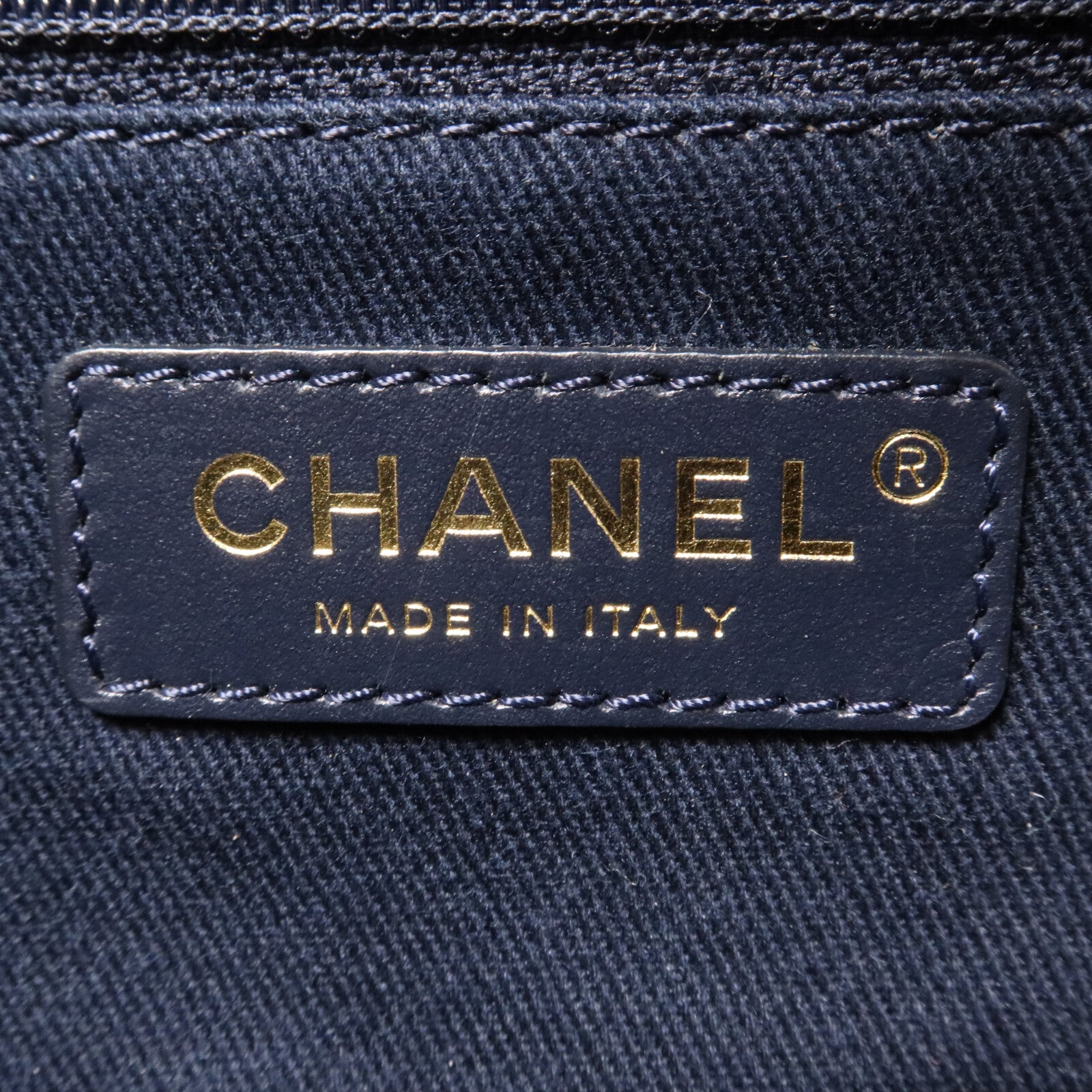 CHANEL 牛皮皮革Business Affinity Waist Bag鏈帶腰包