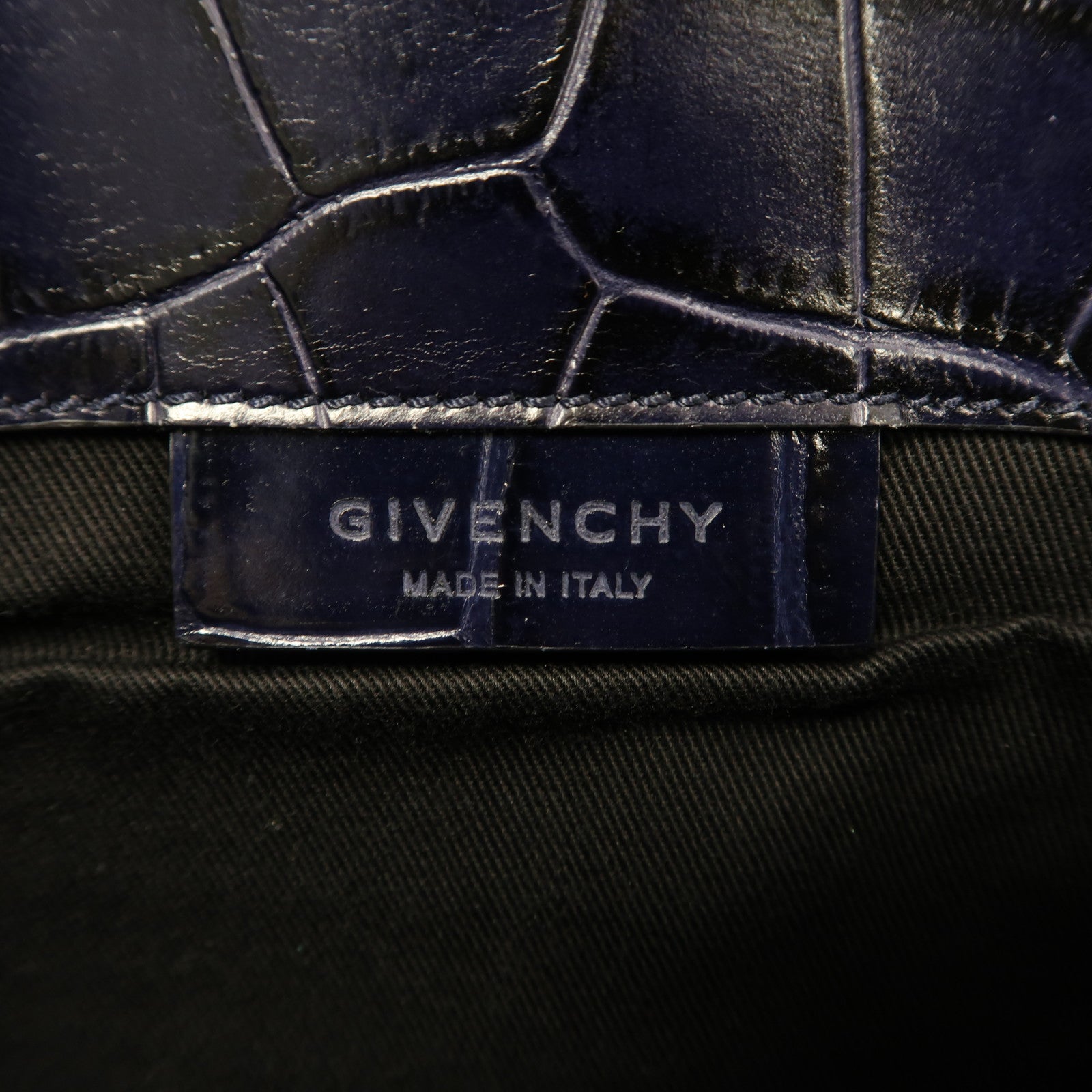 GIVENCHY 牛皮皮革Clutch金扣手拿包藍色