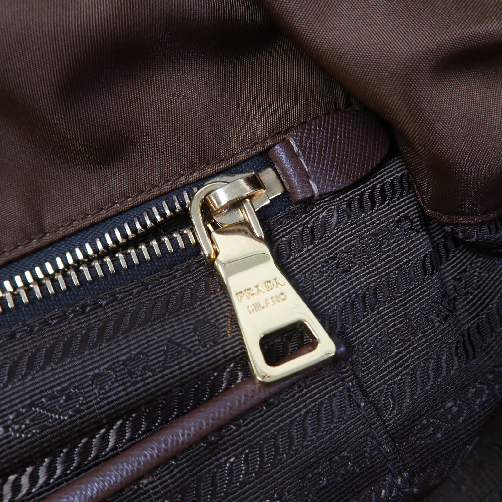 PRADA 尼龍2 way Shoulder金扣手挽肩背兩用袋啡色