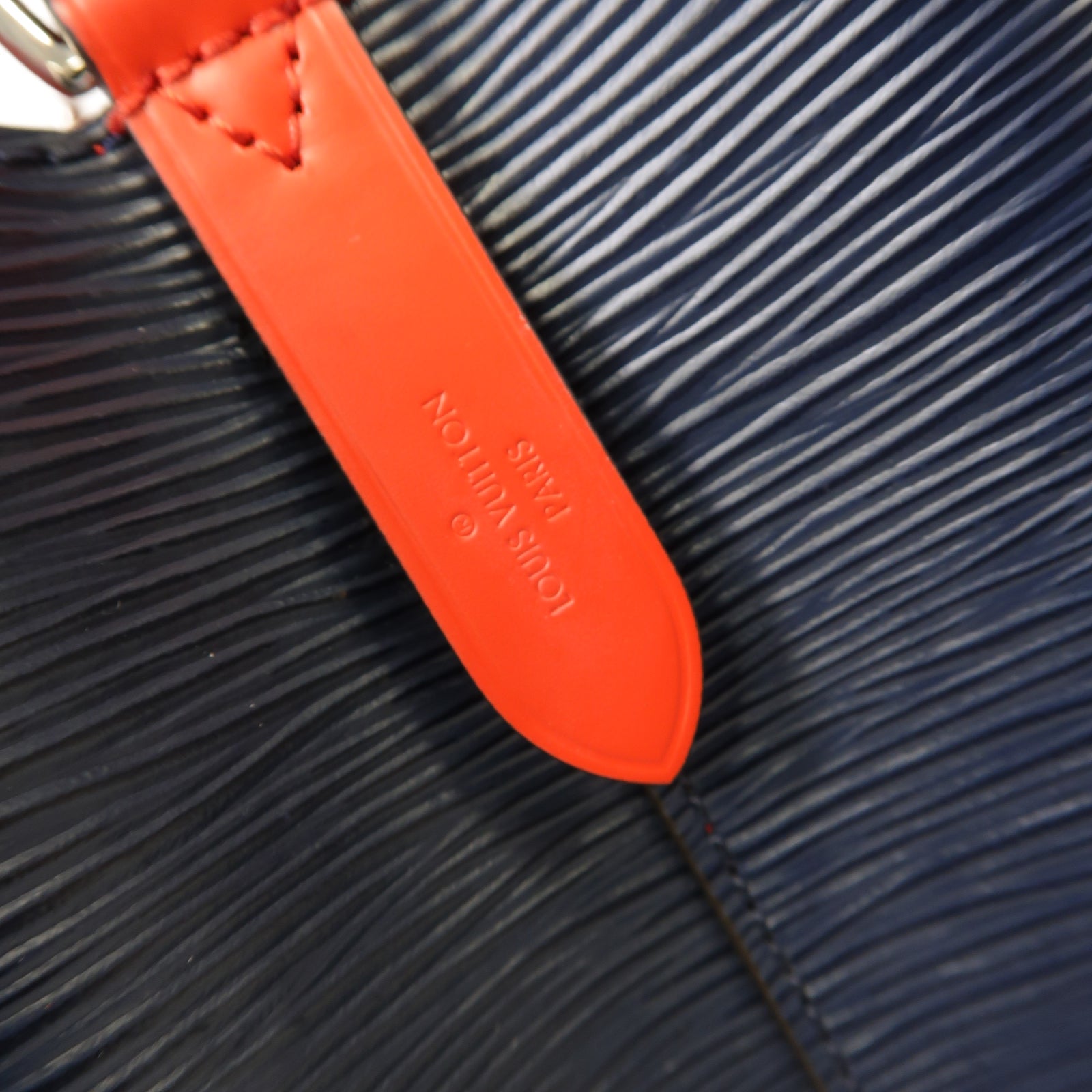 LOUIS VUITTON Epi NeoNoe MM銀扣手挽肩背兩用袋深藍色/紅色
