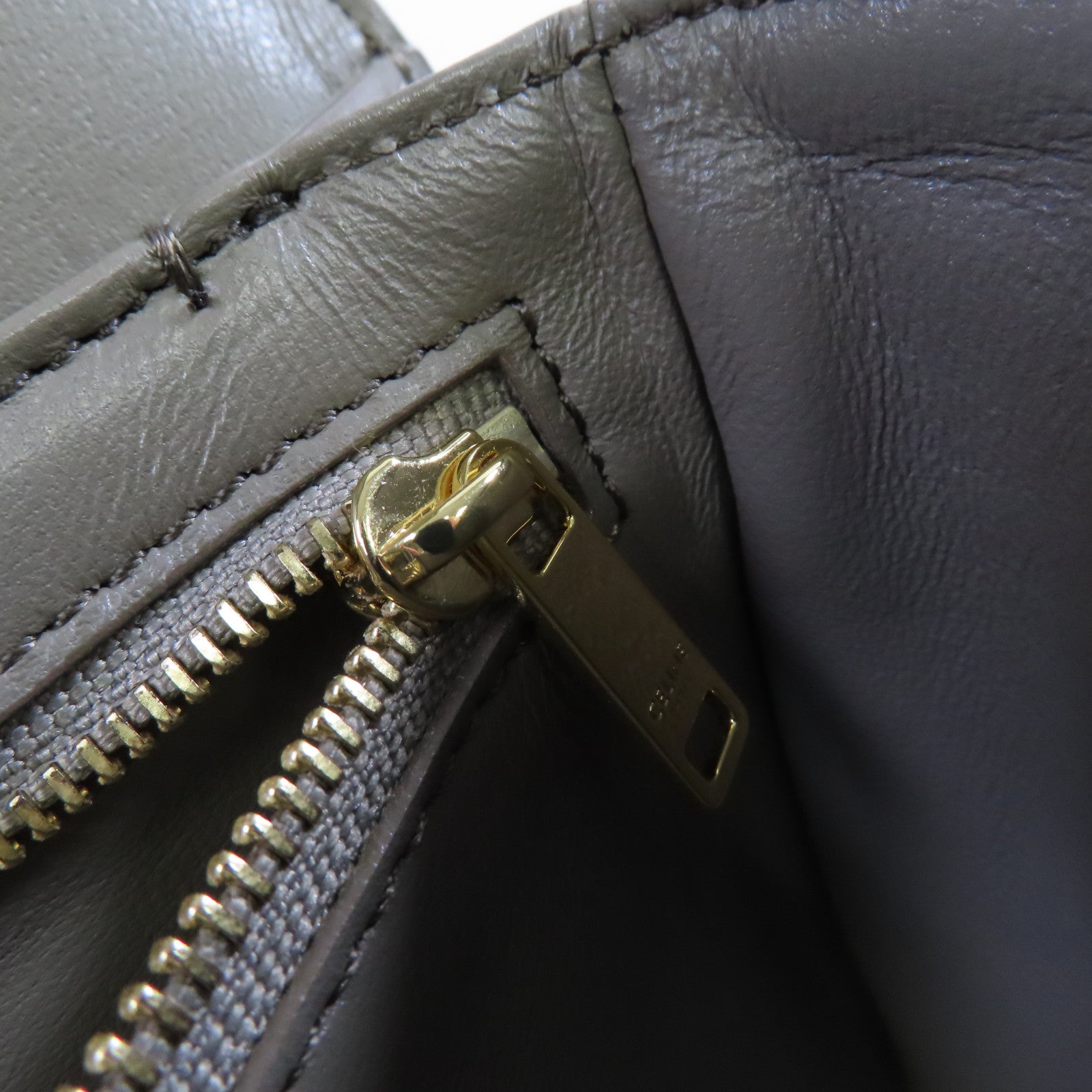 CELINE 牛皮皮革Teen Triomphe Shoulder Bag金扣肩背袋灰色