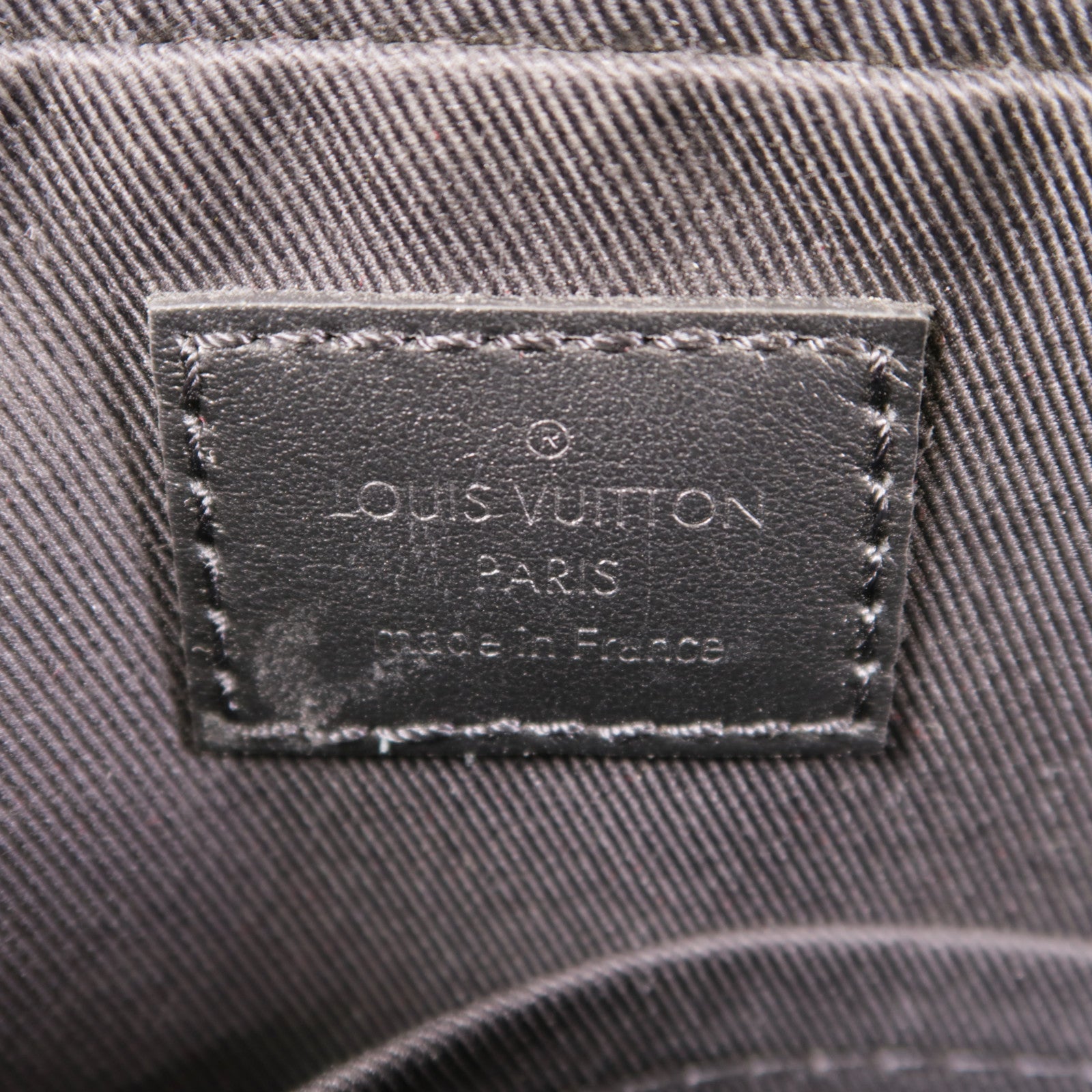 LOUIS VUITTON Monogram Eclipse Reverse Trio Messenger銀扣肩背袋灰色