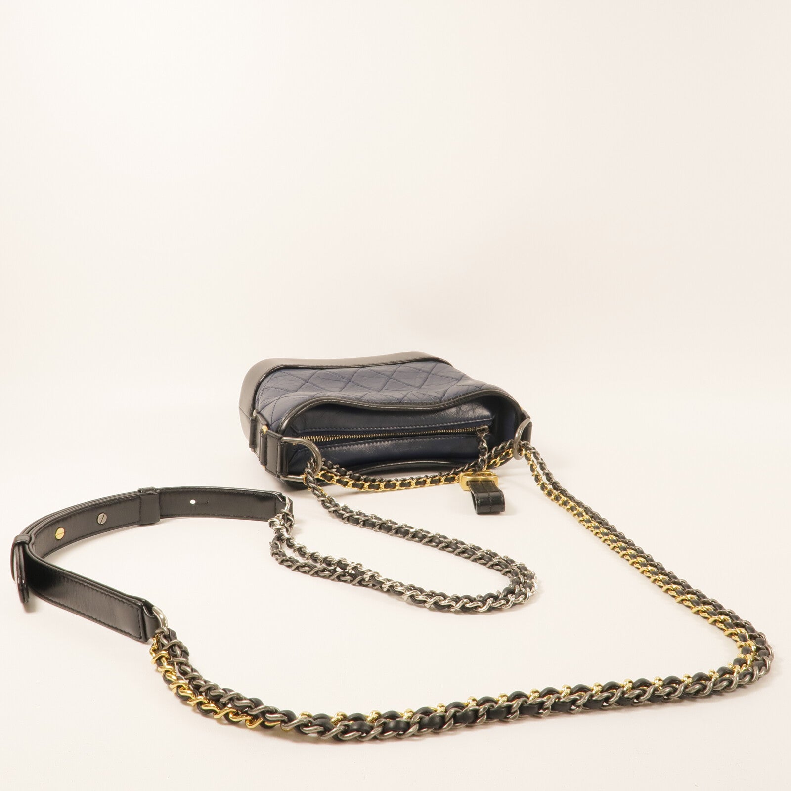 CHANEL 牛皮皮革Gabrielle Small鏈帶肩背袋