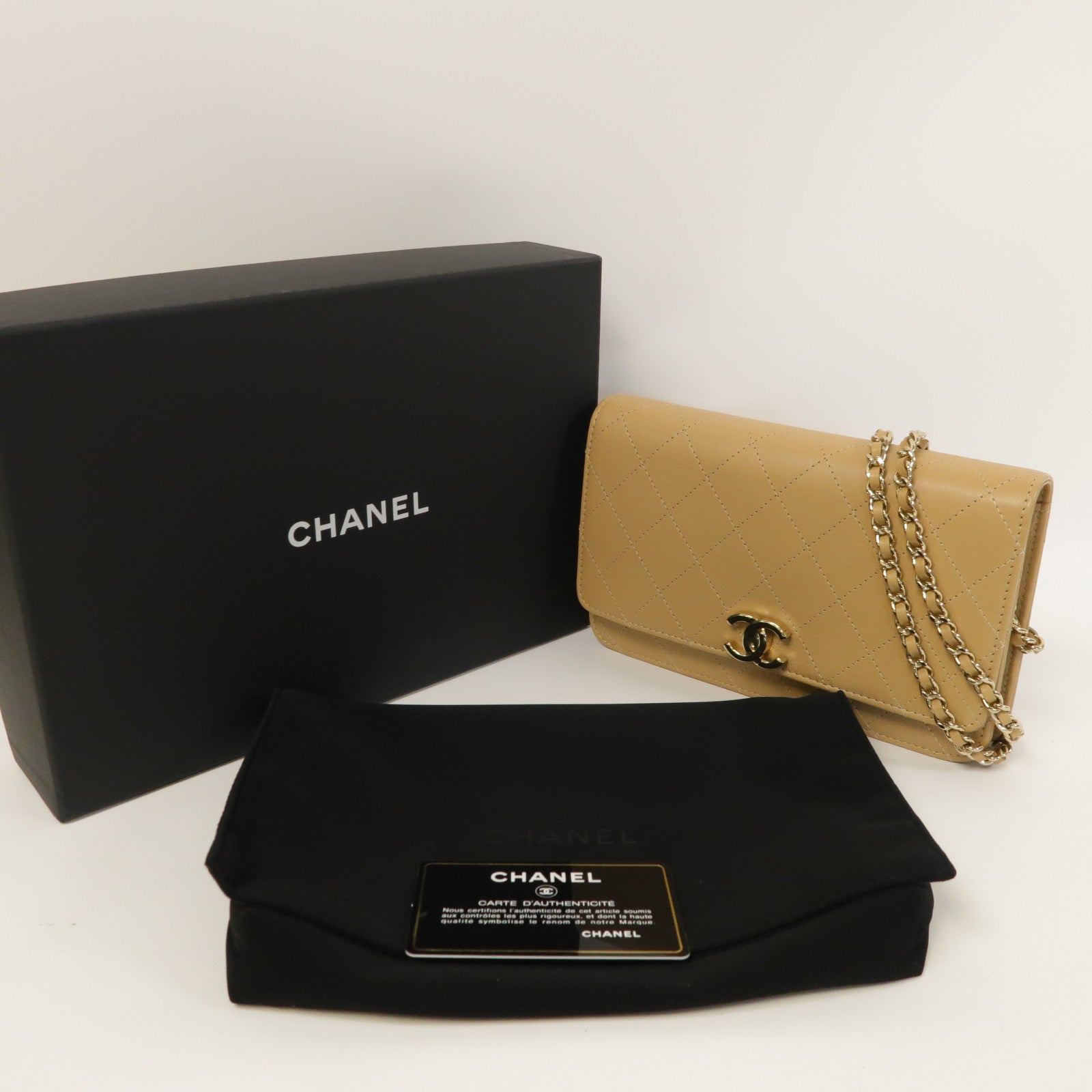 CHANEL 菱格牛皮皮革Wallet On Chain金扣鏈帶肩背袋米色