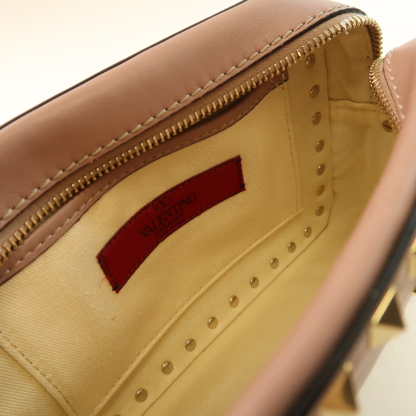 Valentino 牛皮皮革Garavani Rockstud金扣肩背袋粉紅色