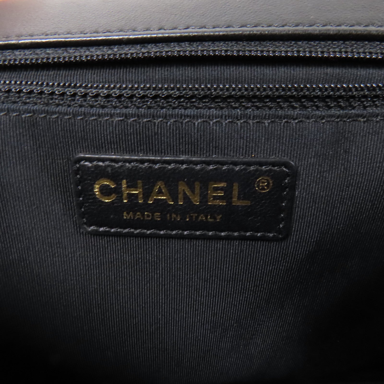 CHANEL 牛皮皮革Shoulder Bag金扣肩背袋