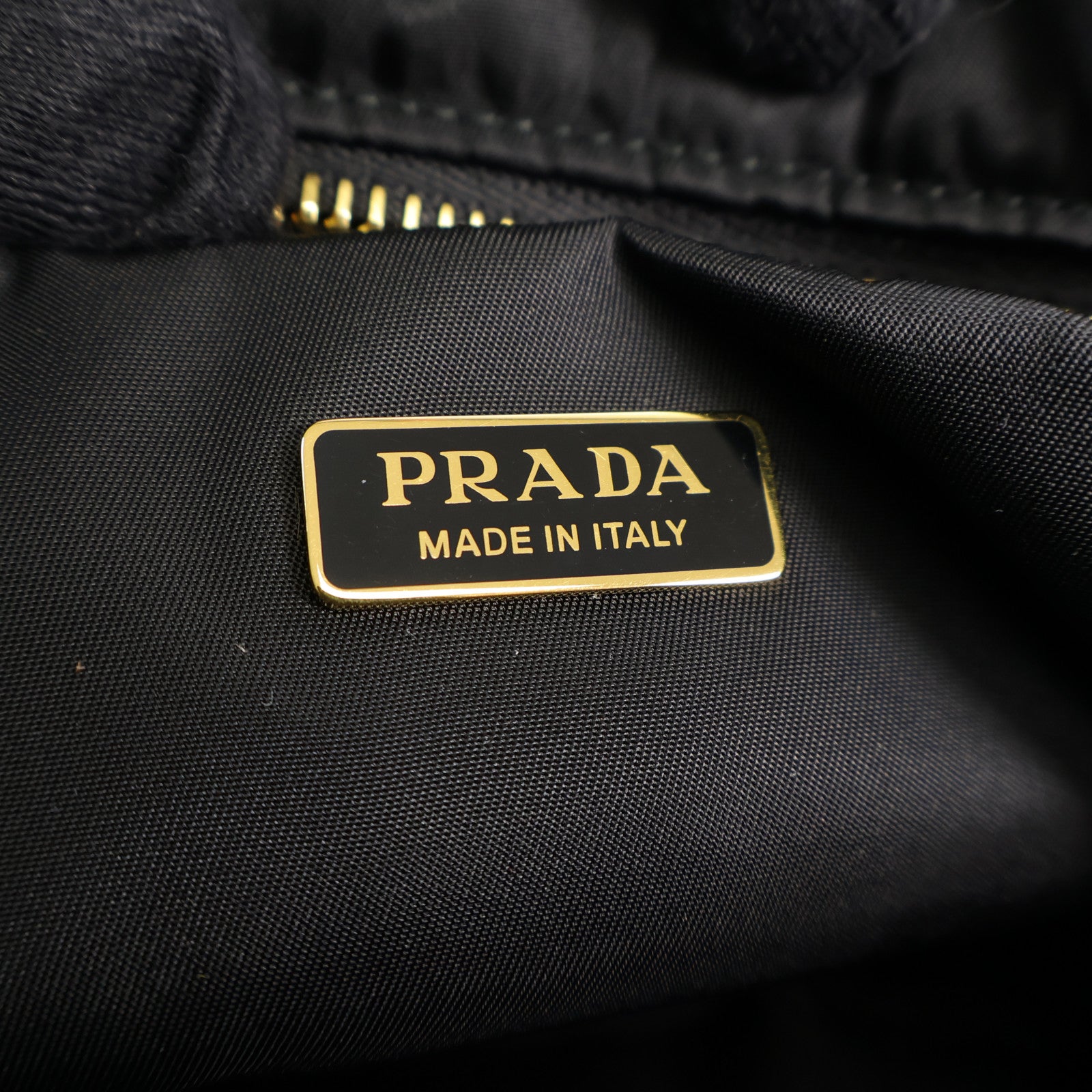 PRADA 尼龍Shoulder Bag金扣肩背袋