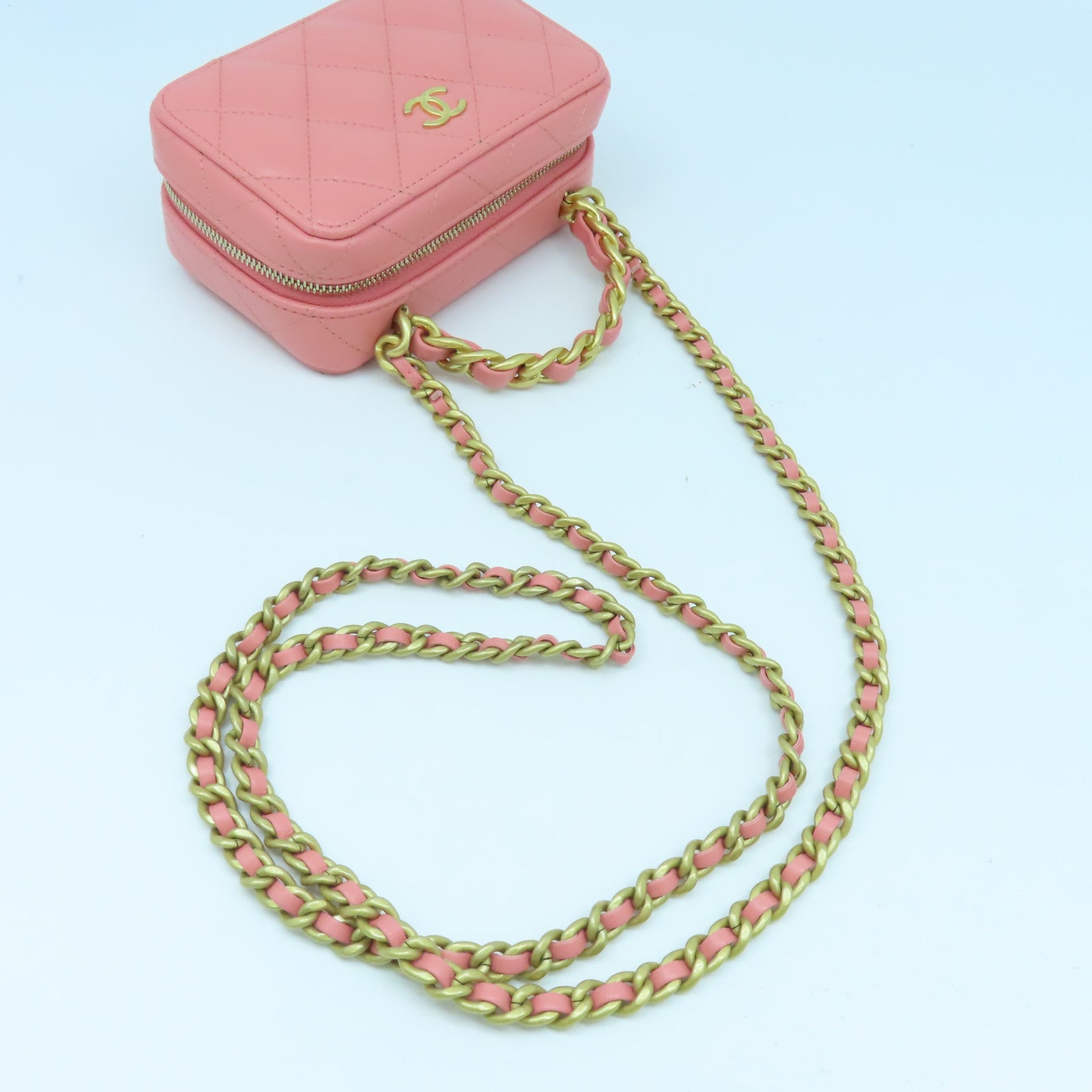 CHANEL **【激減優惠】菱格羊皮皮革Mini Vanity Case金扣鏈帶肩背袋粉紅色