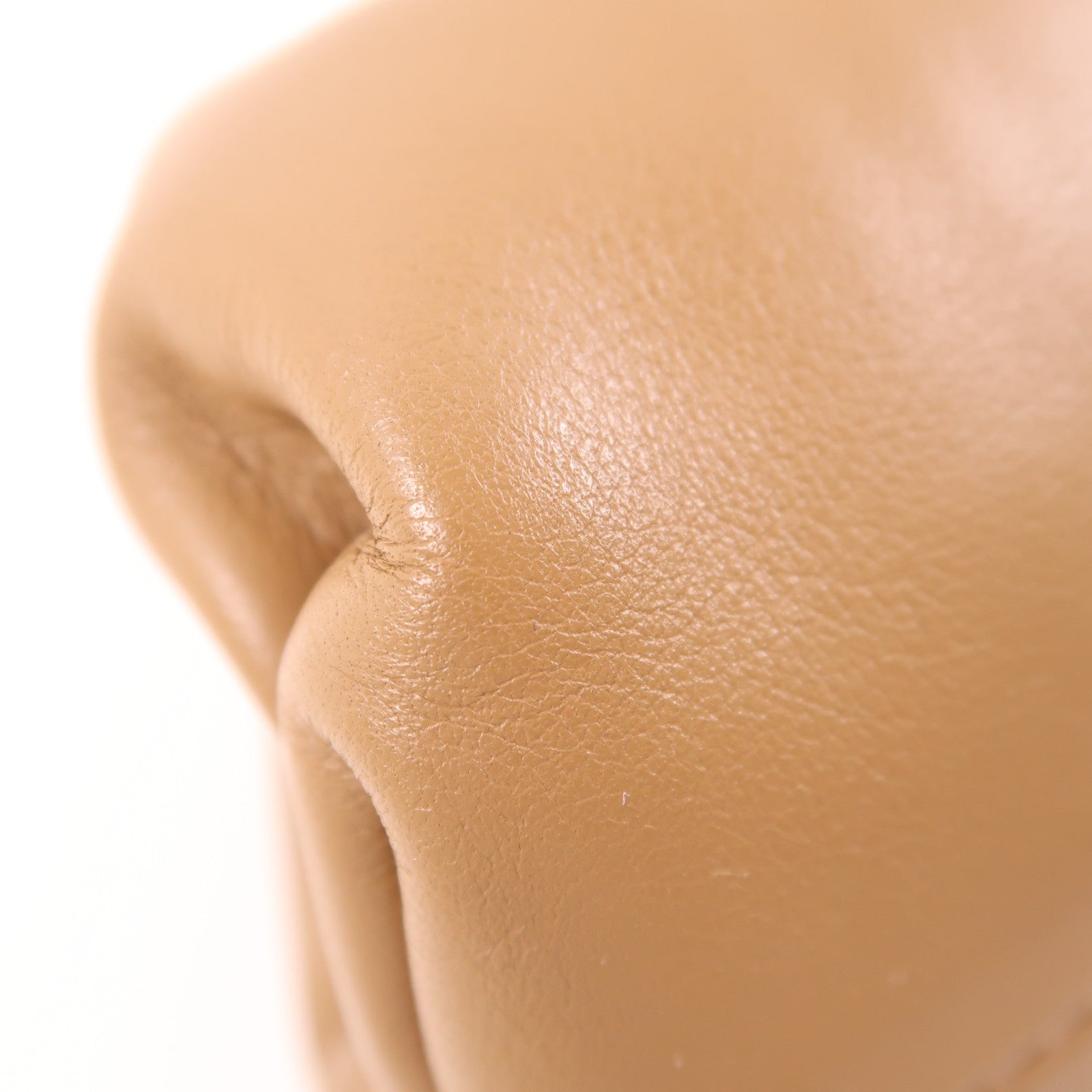 BOTTEGA VENETA 牛皮皮革Mini Pouch金扣肩背袋