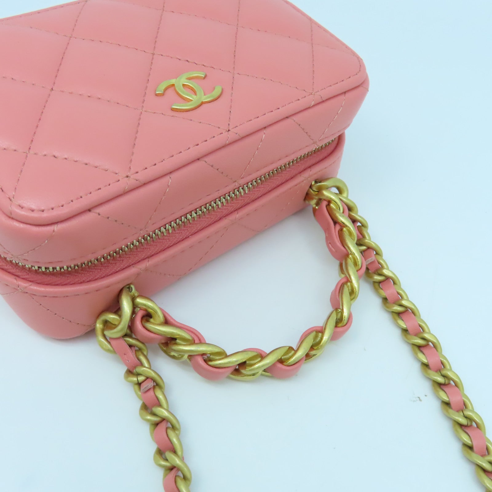 CHANEL **【激減優惠】菱格羊皮皮革Mini Vanity Case金扣鏈帶肩背袋粉紅色