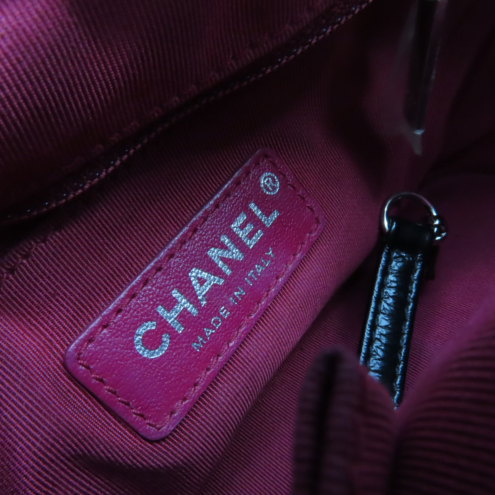 CHANEL 【清倉大減價】菱格牛皮皮革Gabrielle Small Chain Shoulder Bag金扣鏈帶肩背袋米白色/黑色