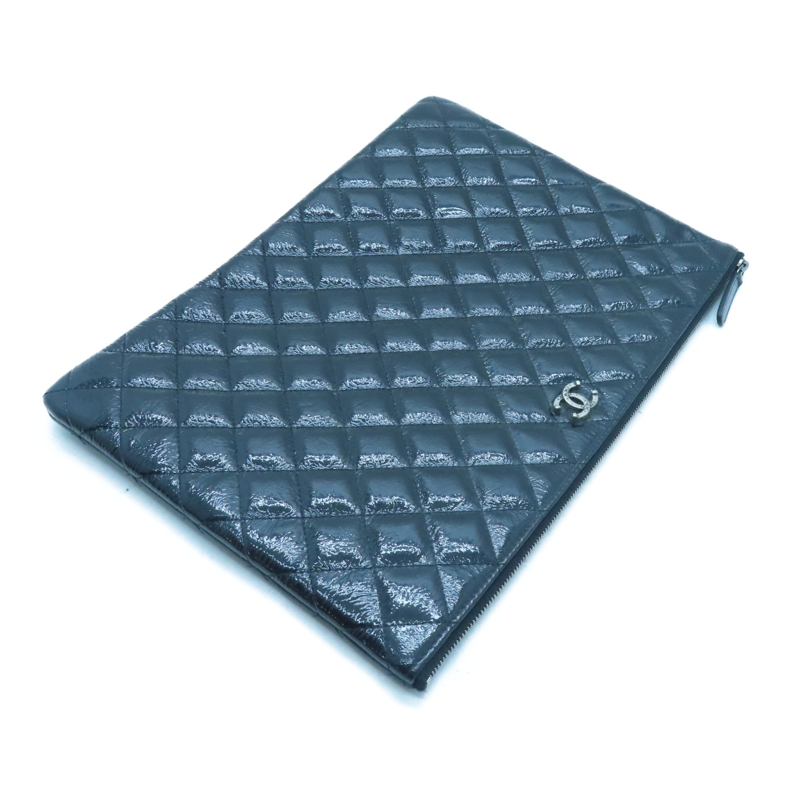 CHANEL 菱格漆皮皮革Pouch銀扣手拿包黑色