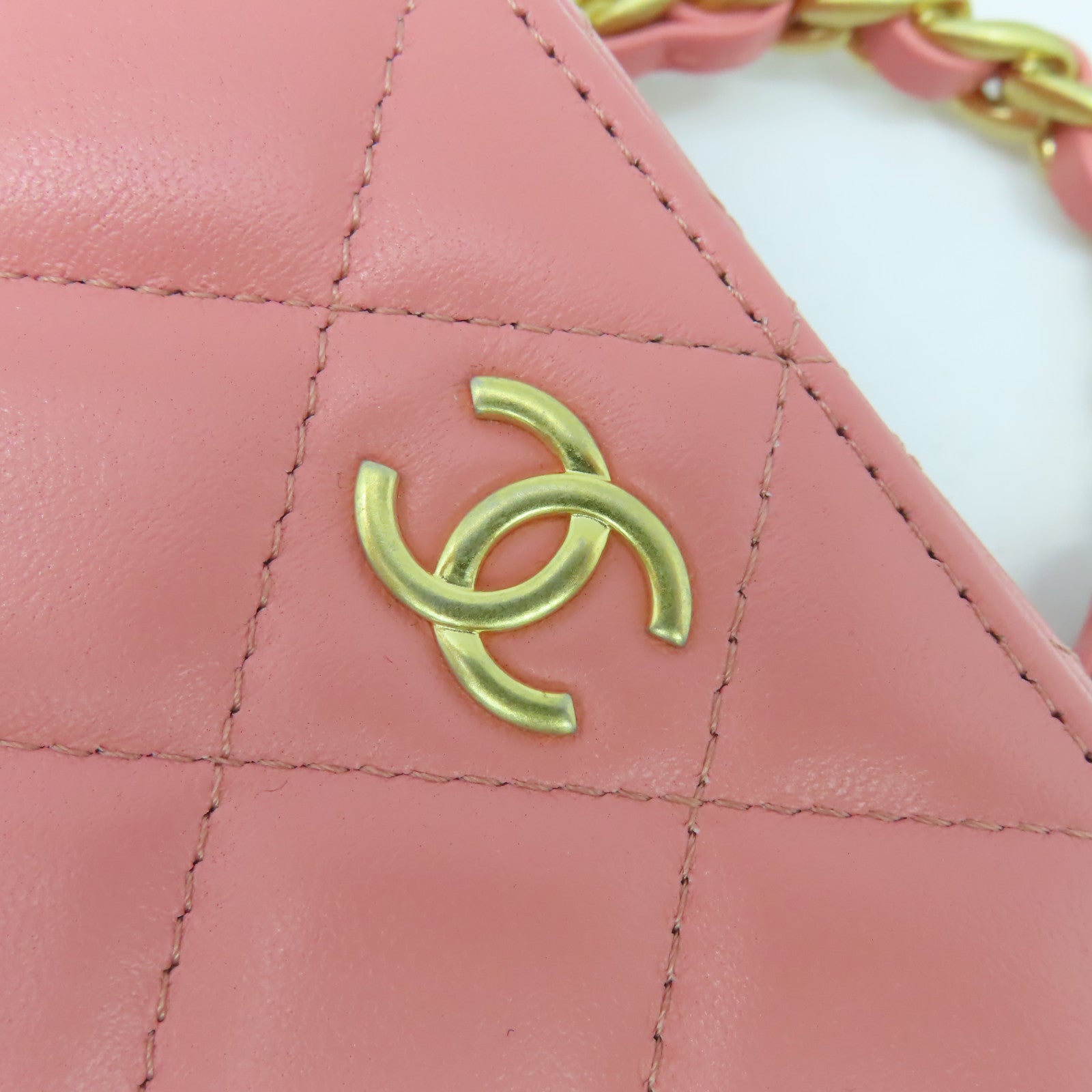 CHANEL **【激減優惠】菱格羊皮皮革Mini Vanity Case金扣鏈帶肩背袋粉紅色