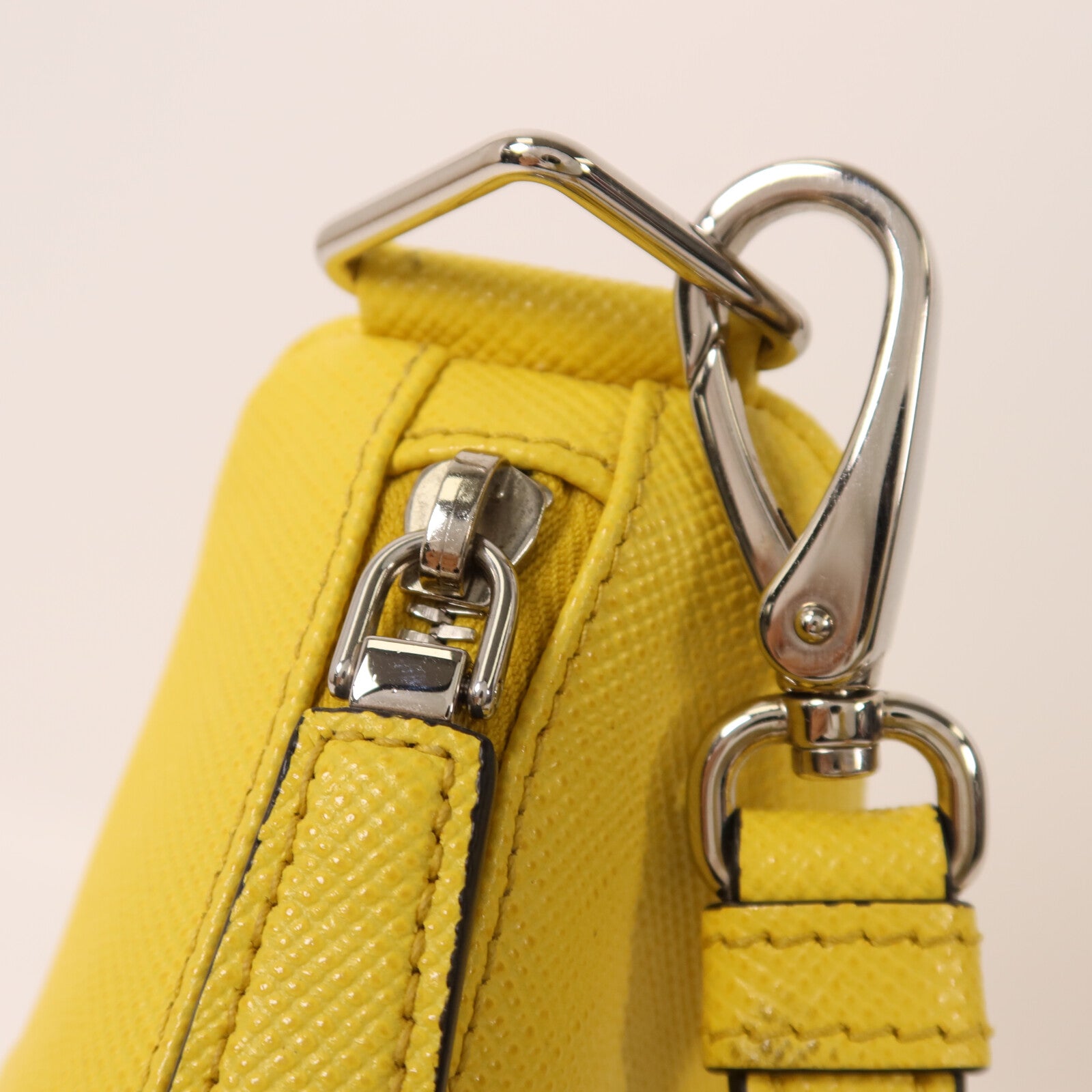 PRADA 牛皮皮革Triangle Bag肩背袋