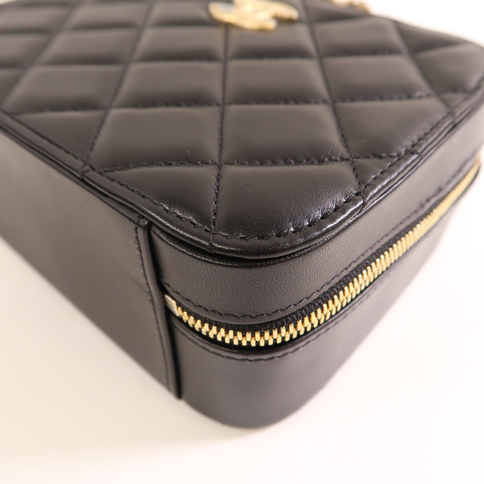 CHANEL 【激減優惠】羊皮皮革Vanity Case金扣鏈帶手挽肩背兩用袋